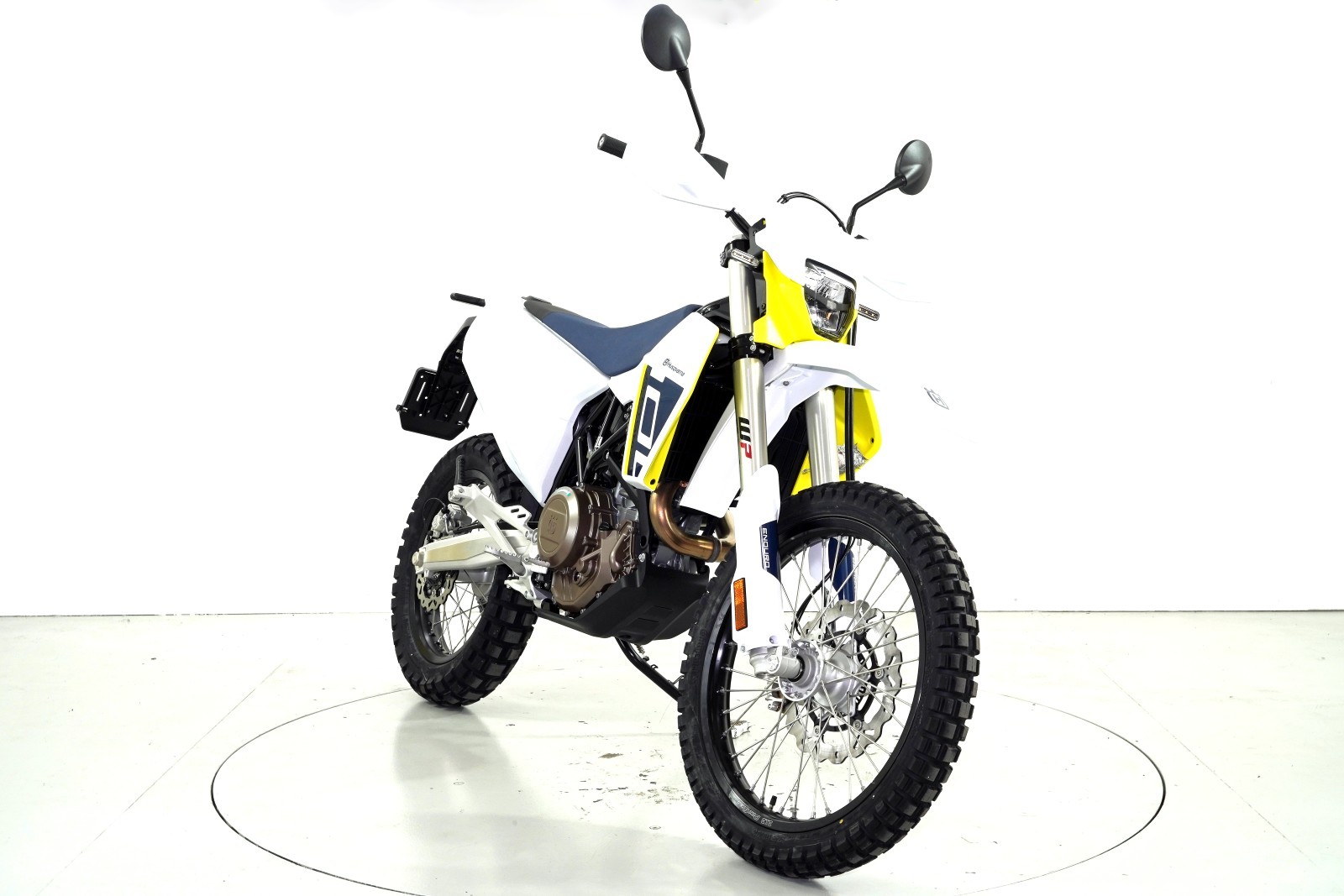 HUSQVARNA 701 Enduro ABS-showroom-element-1