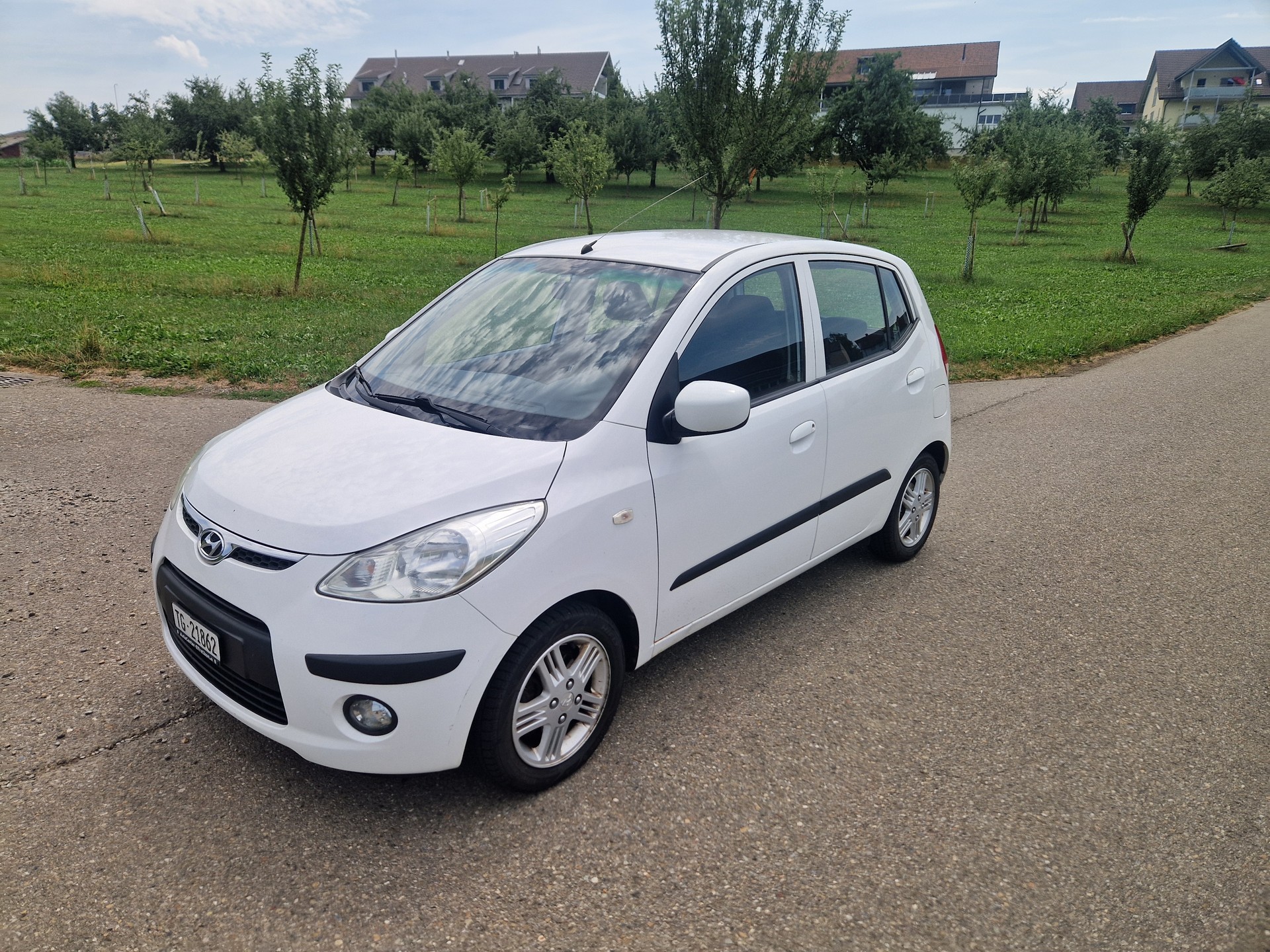 HYUNDAI i10 1.2 Style * Frisch ab MFK-image-0