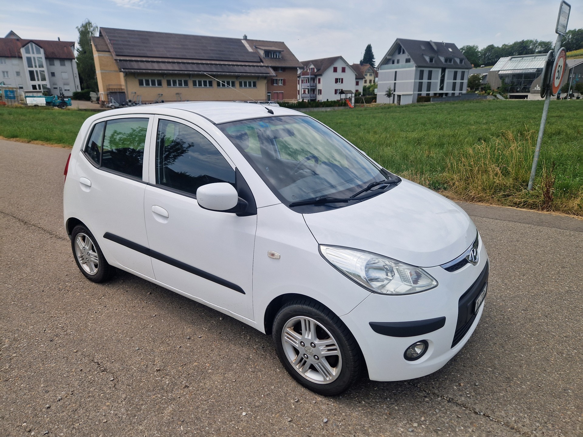 HYUNDAI i10 1.2 Style * Frisch ab MFK-image-1