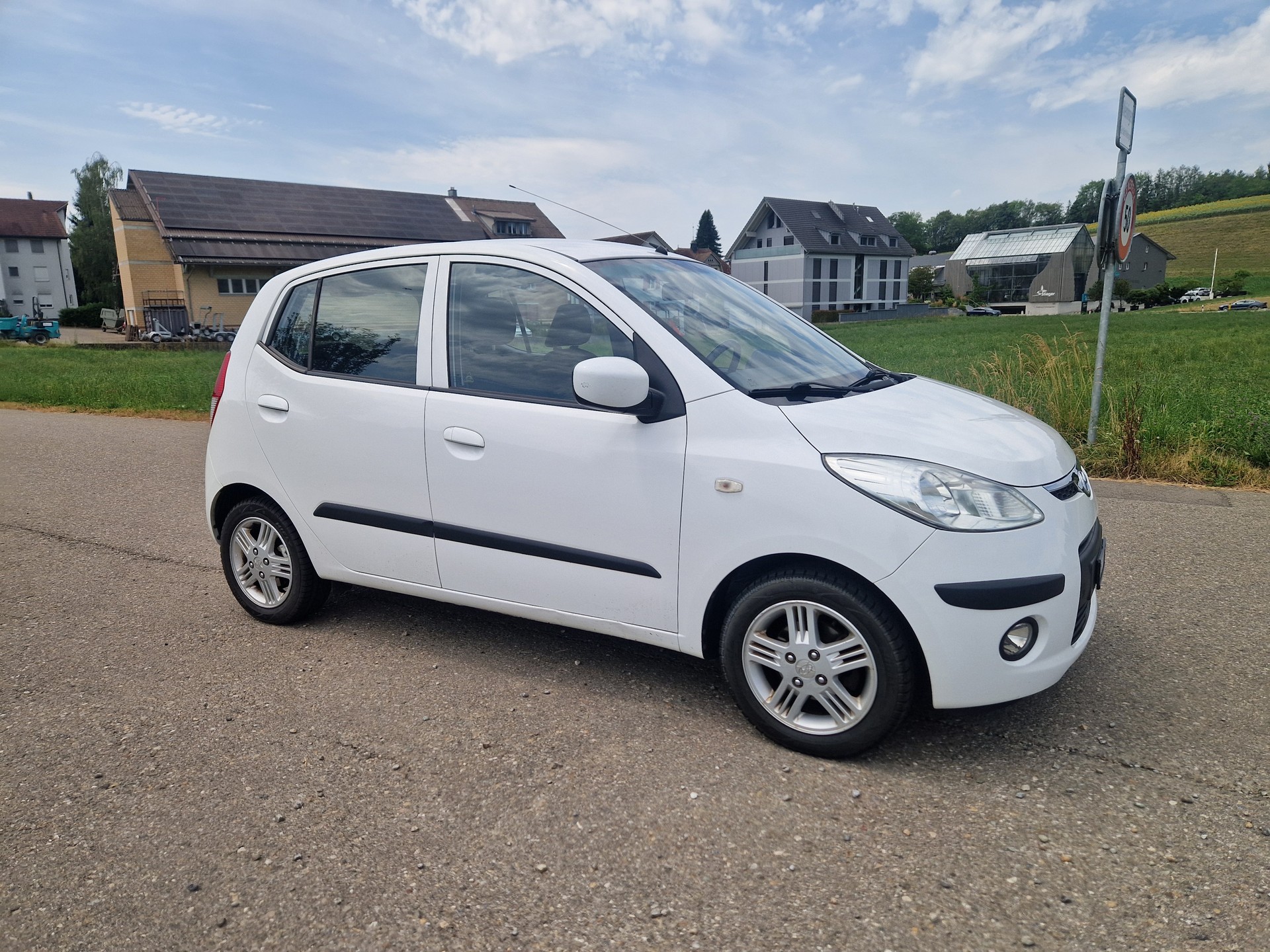 HYUNDAI i10 1.2 Style * Frisch ab MFK-image-3