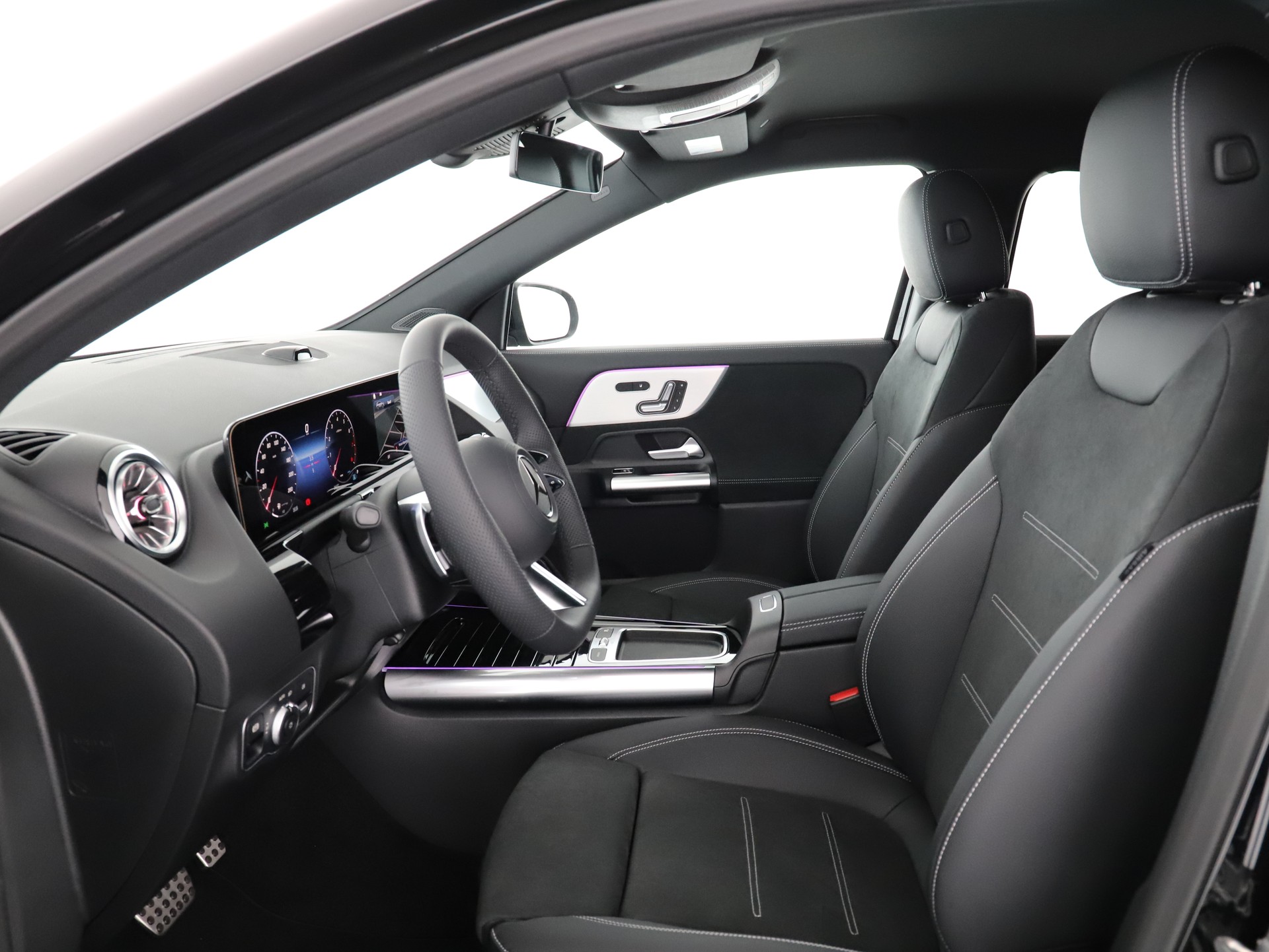 MERCEDES-BENZ GLA 200 Night Star 7G-D-image-9