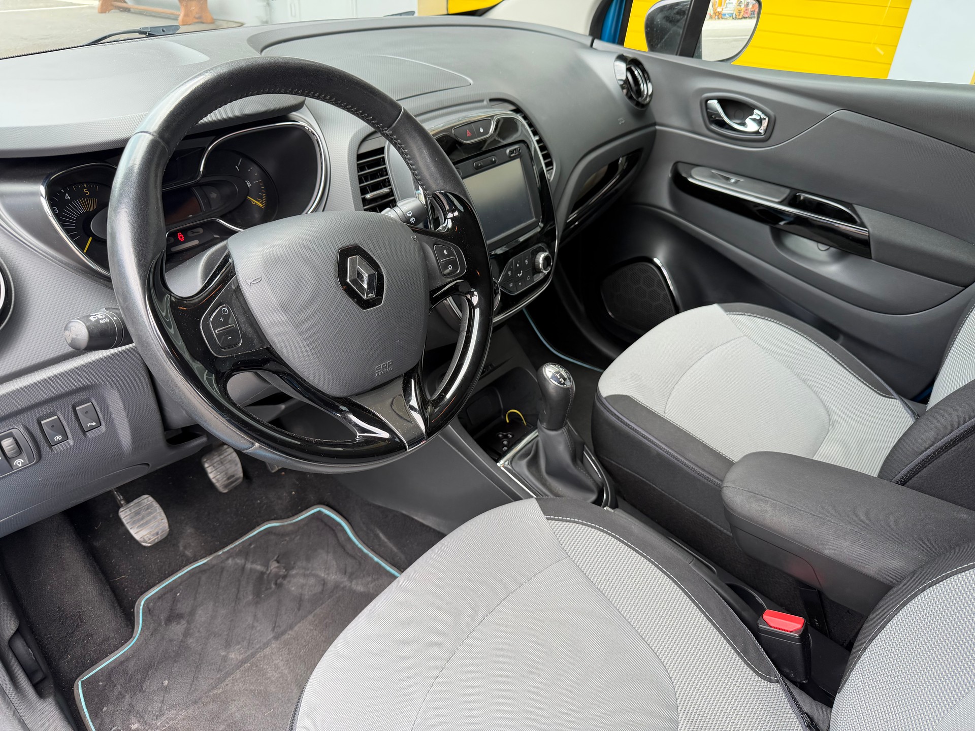 RENAULT Captur 1.5 dCi Privilège-image-8
