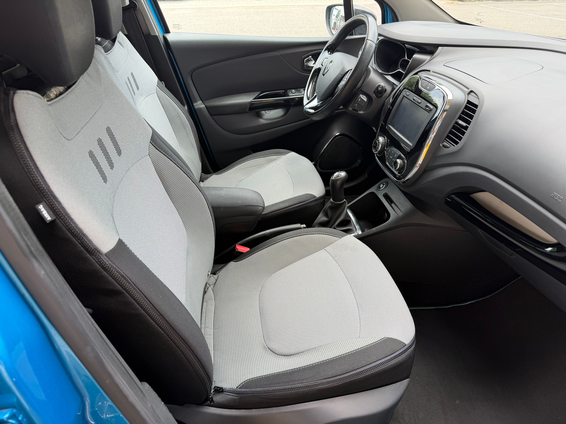 RENAULT Captur 1.5 dCi Privilège-image-10
