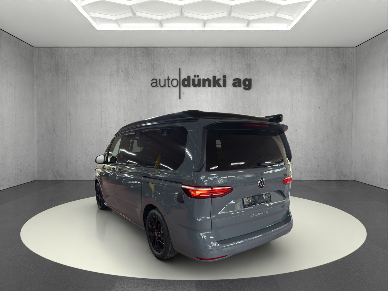 VW California 2.0 TSI Beach Tour Liberty-image-1