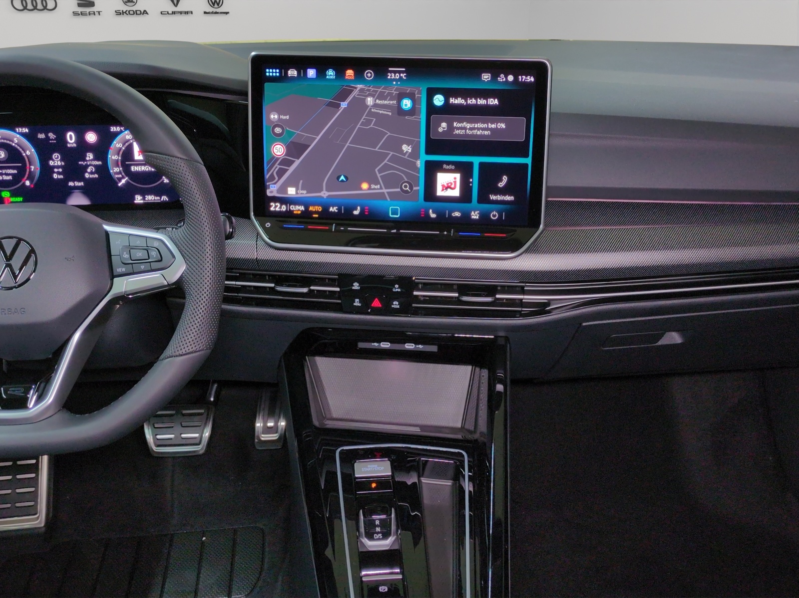 VW Golf Variant 1.5 eTSI mHEV R-Line DSG-image-7