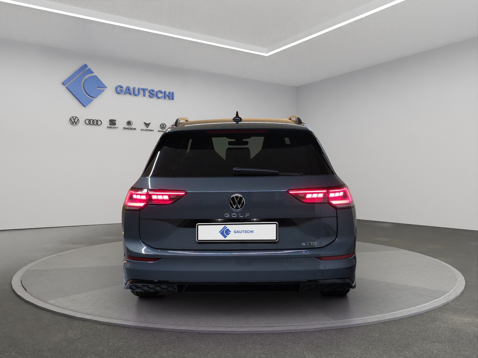 VW Golf Variant 1.5 eTSI mHEV R-Line DSG-image-3