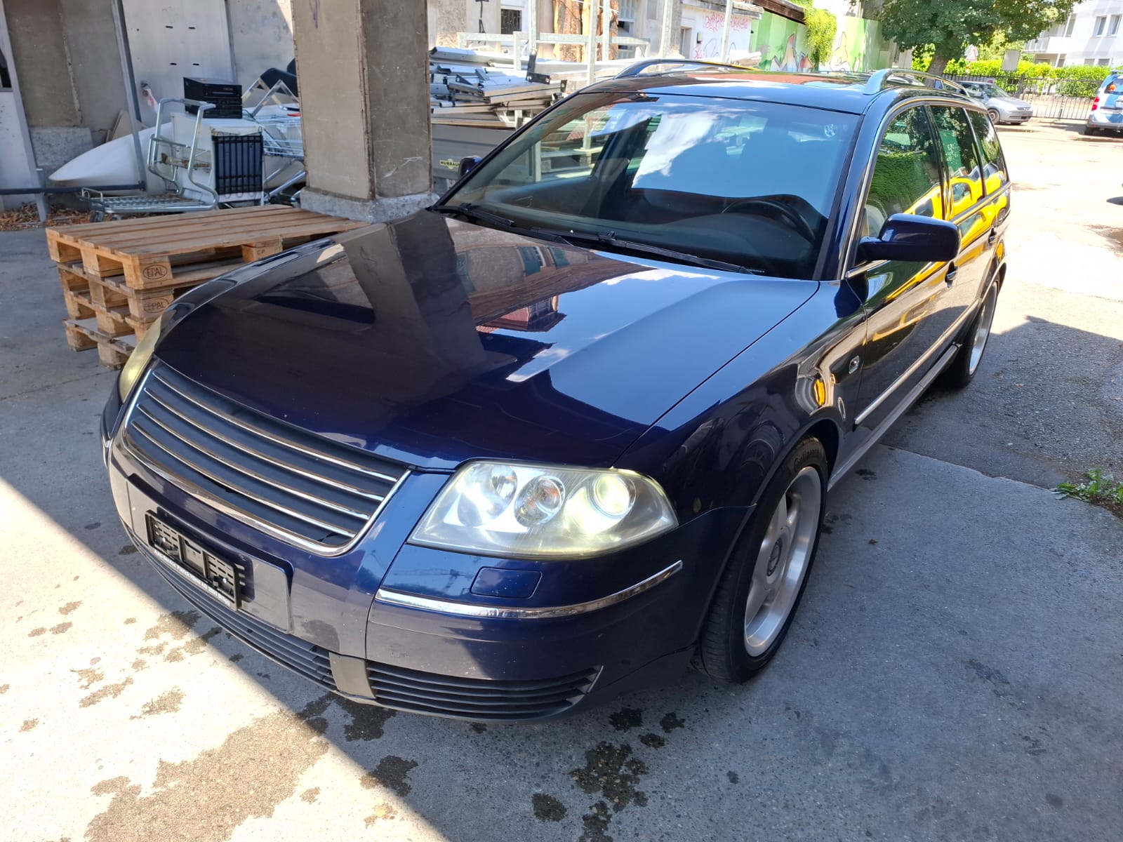 VW Passat Variant 2.3 V5 Trendline-image-1
