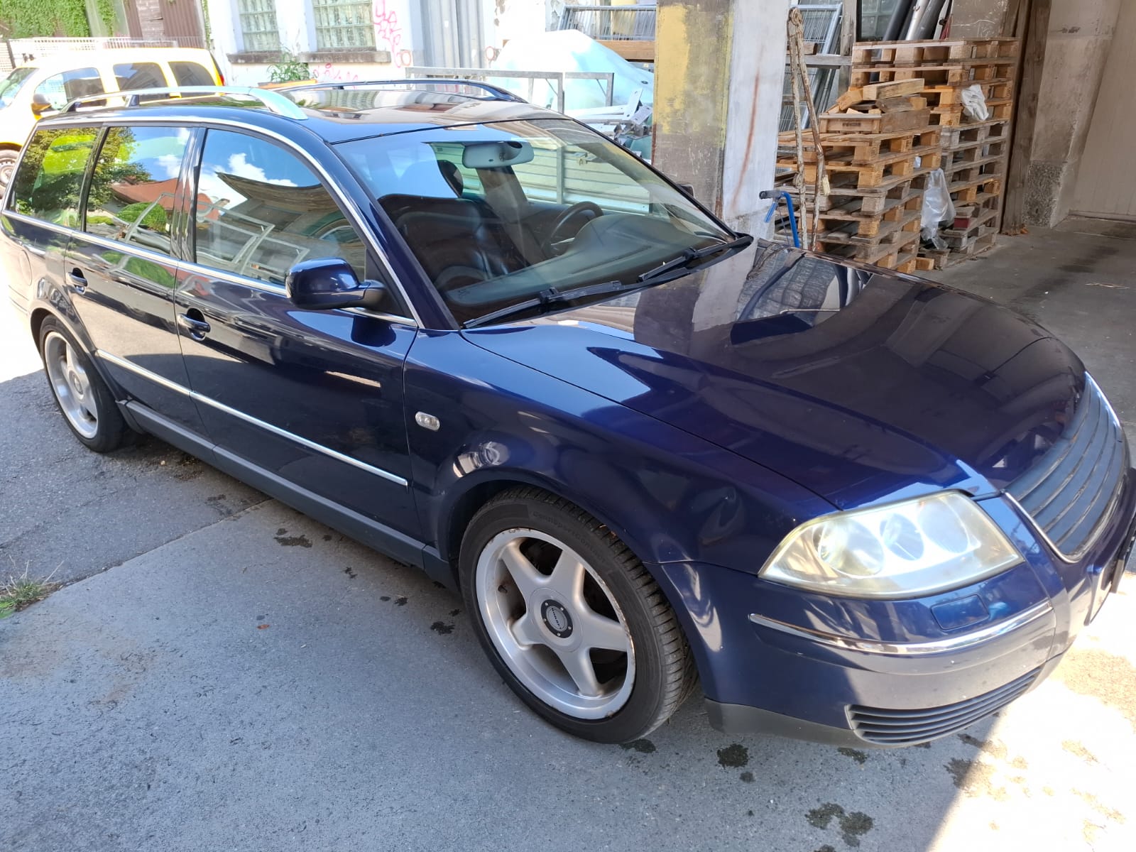 VW Passat Variant 2.3 V5 Trendline-image-3