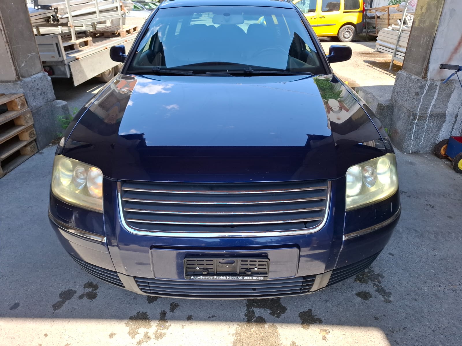 VW Passat Variant 2.3 V5 Trendline-image-0