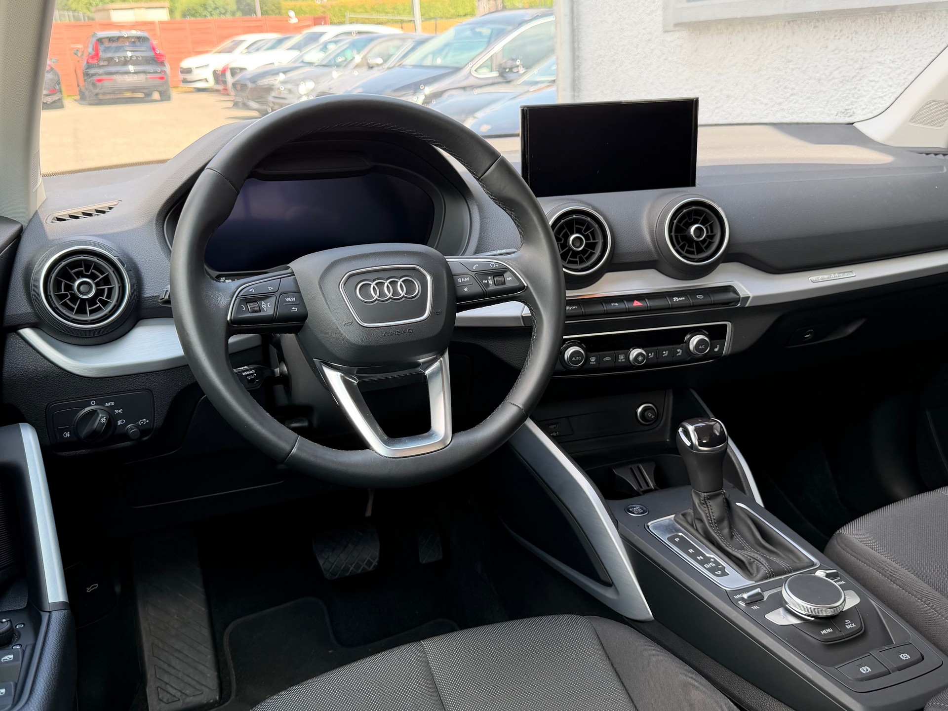 AUDI Q2 40 TFSI quattro S-tronic-image-5