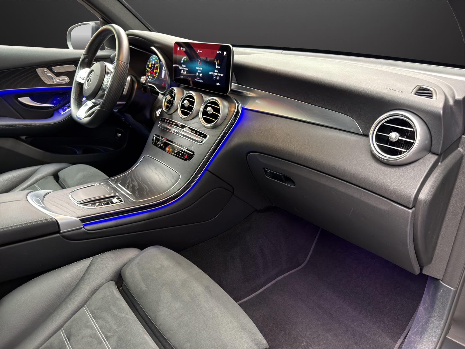 MERCEDES-BENZ GLC 220 d AMG Line 4Matic-image-7