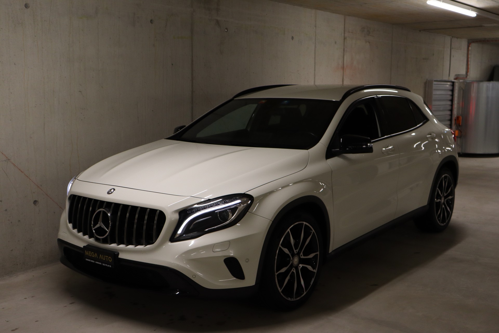 MERCEDES-BENZ GLA 200 CDI Night Star 7G-DCT-image-0