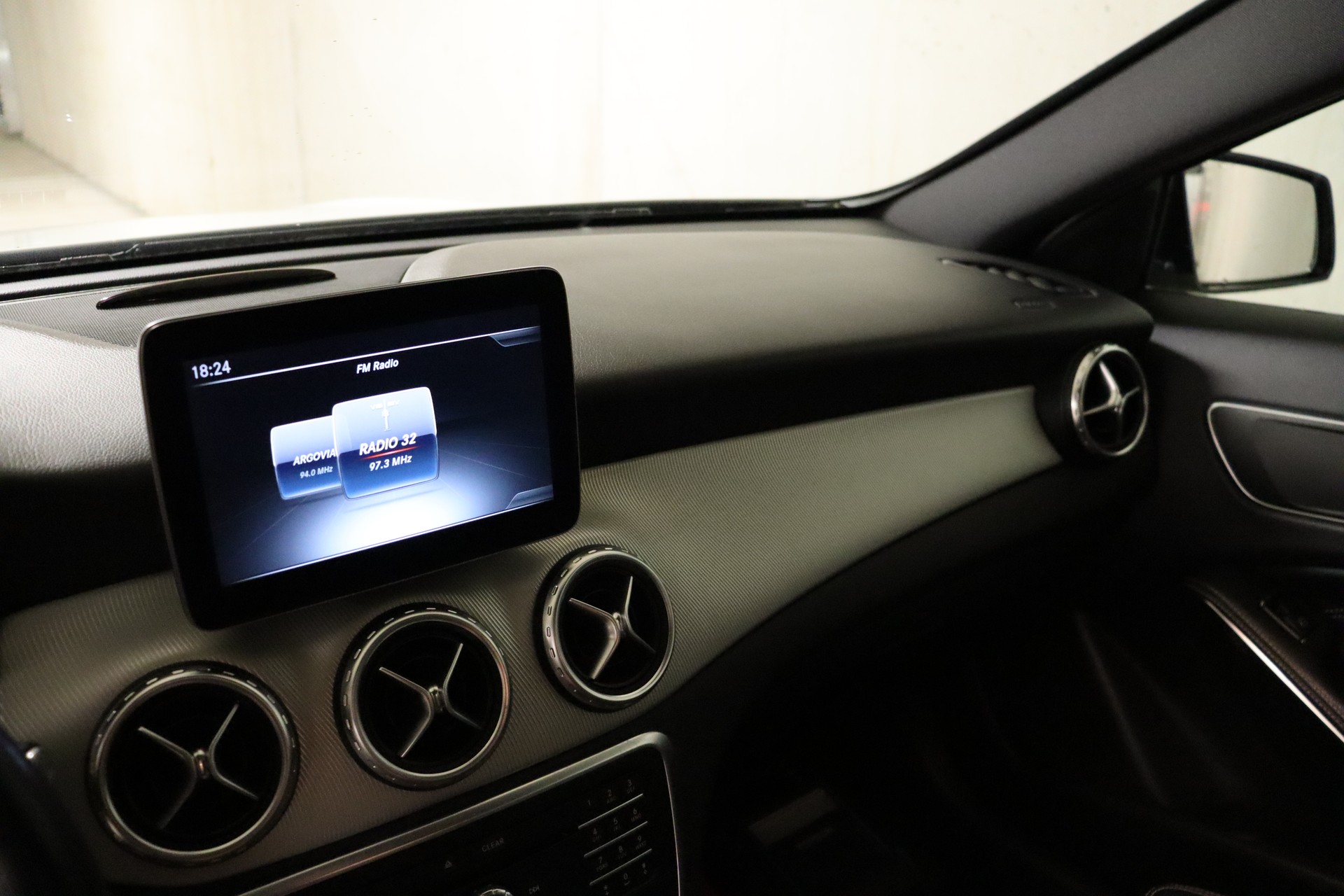 MERCEDES-BENZ GLA 200 CDI Night Star 7G-DCT-image-25