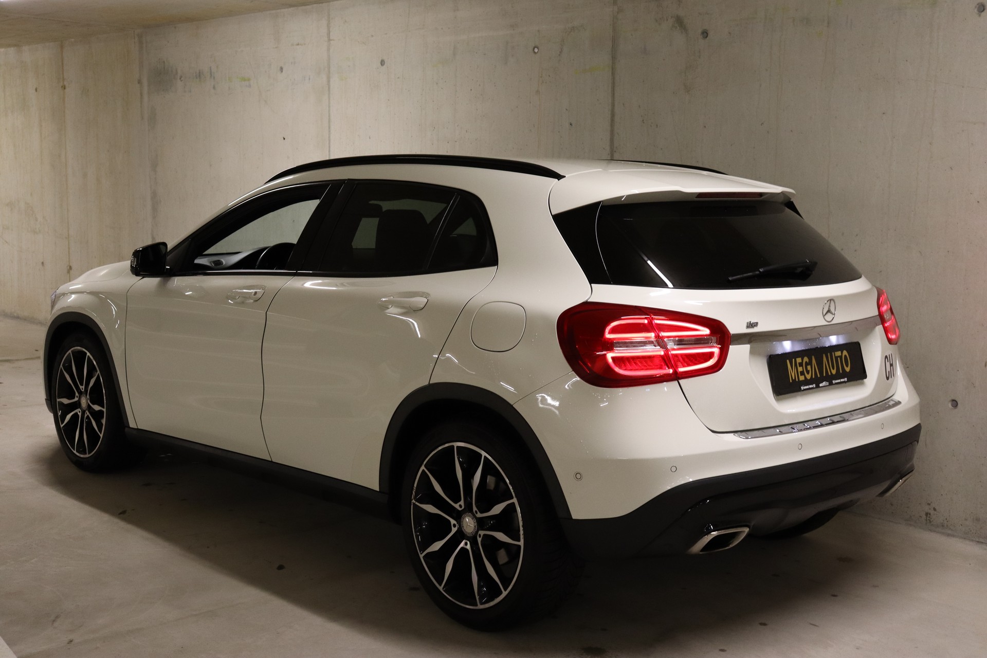 MERCEDES-BENZ GLA 200 CDI Night Star 7G-DCT-image-7