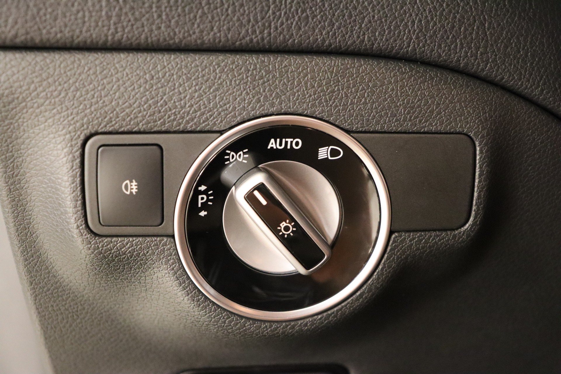 MERCEDES-BENZ GLA 200 CDI Night Star 7G-DCT-image-27