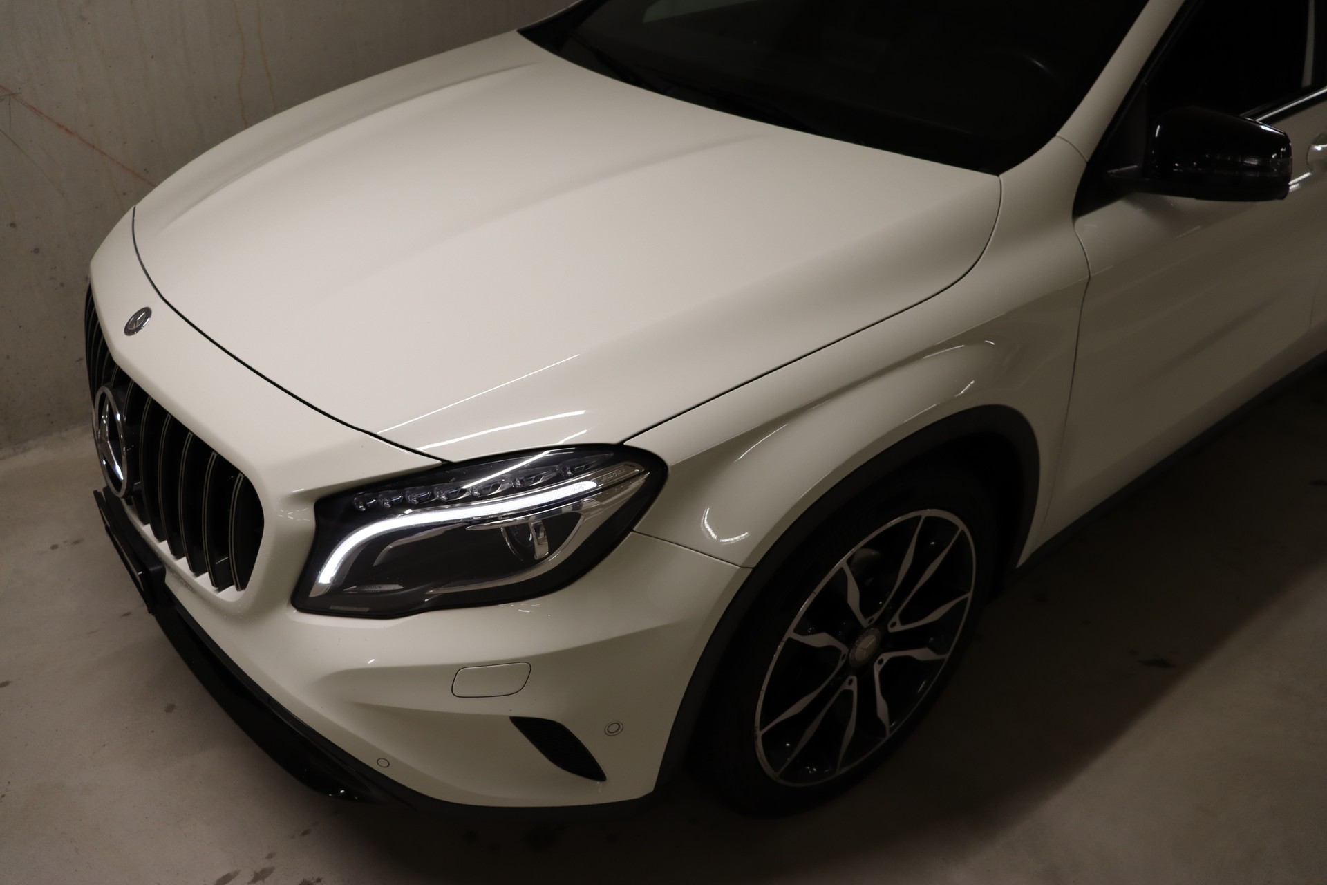 MERCEDES-BENZ GLA 200 CDI Night Star 7G-DCT-image-4