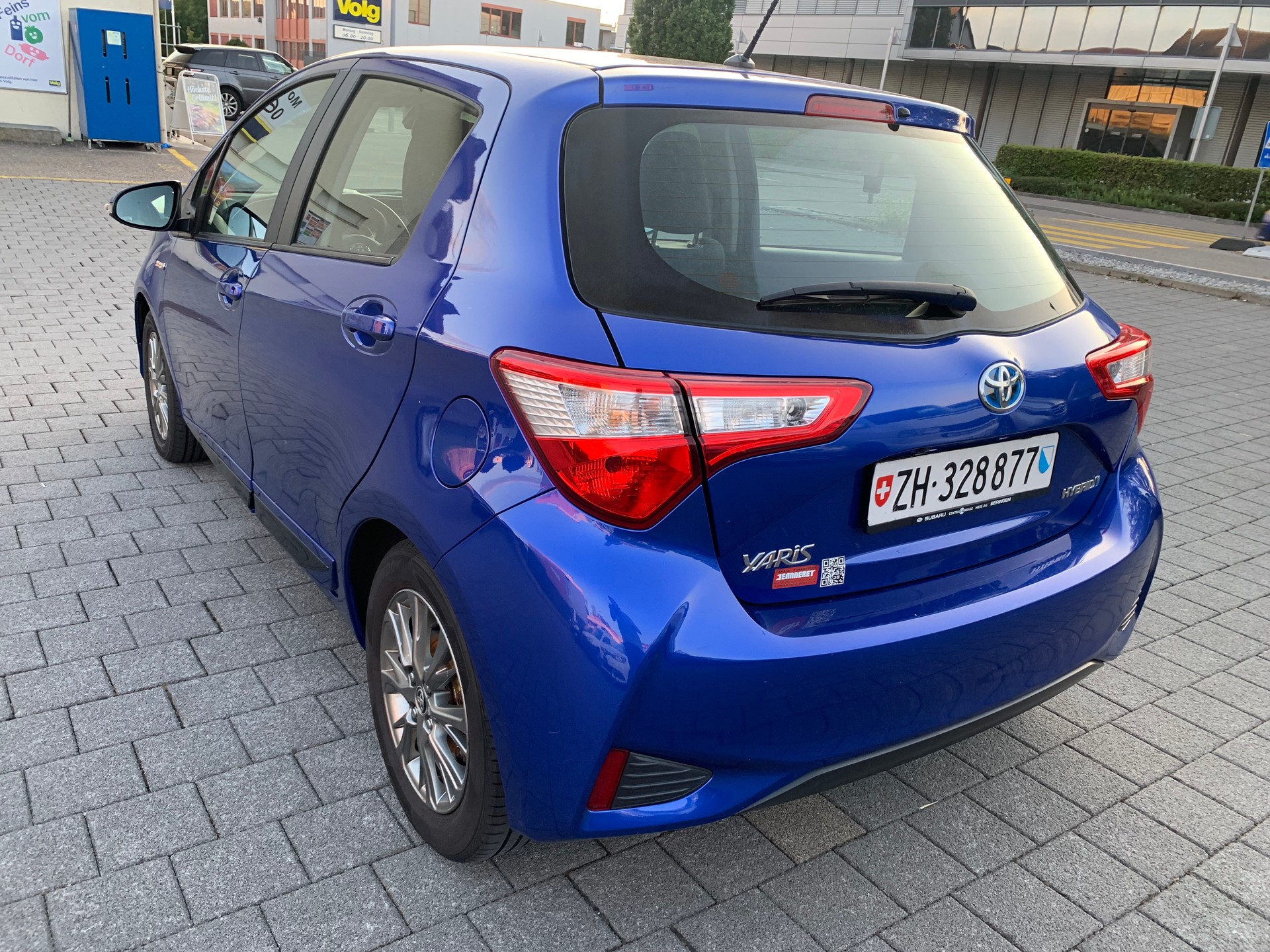 TOYOTA Yaris 1.5 VVT-i Hybrid Style e-CVT-image-2