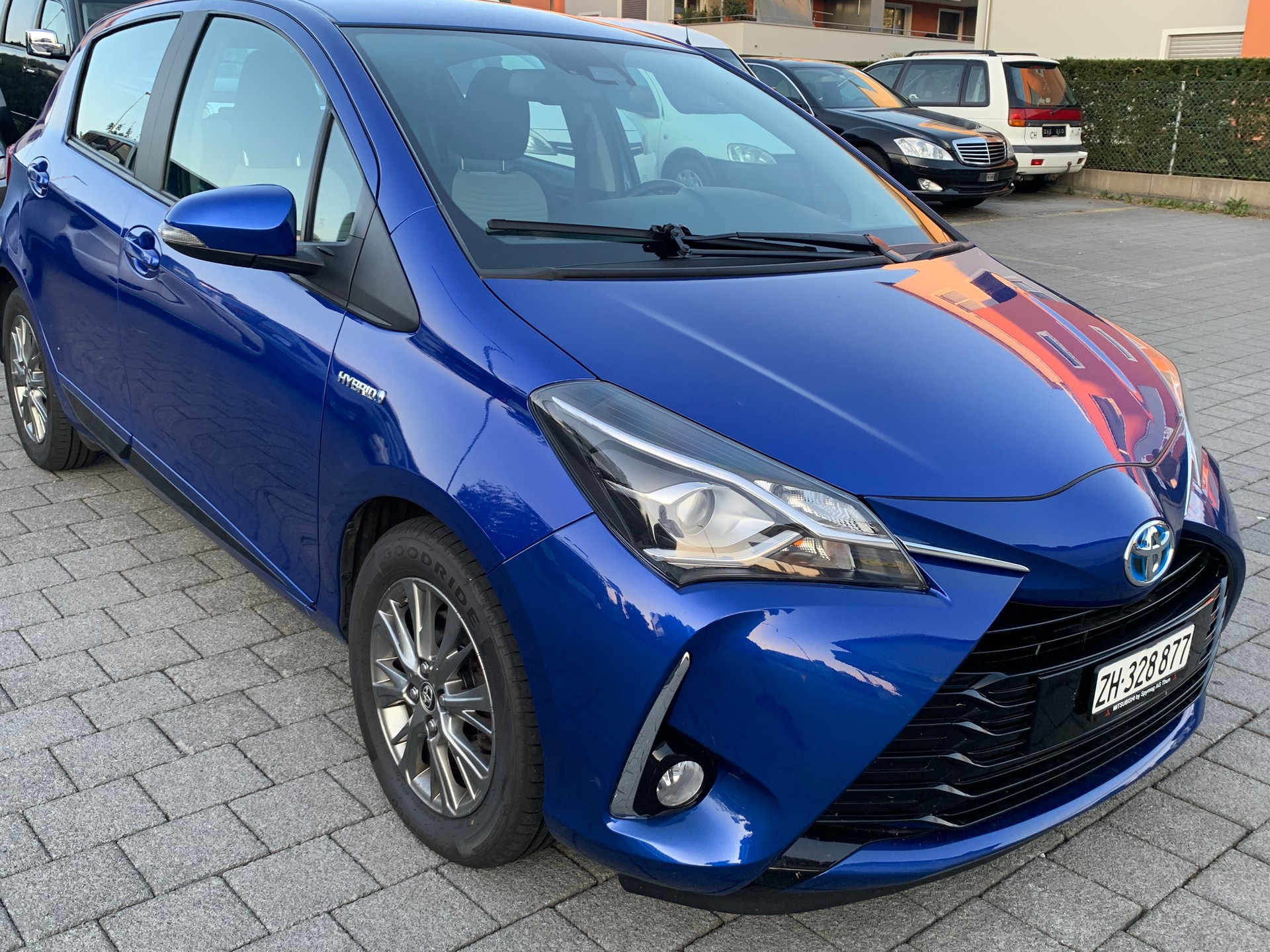TOYOTA Yaris 1.5 VVT-i Hybrid Style e-CVT-image-1