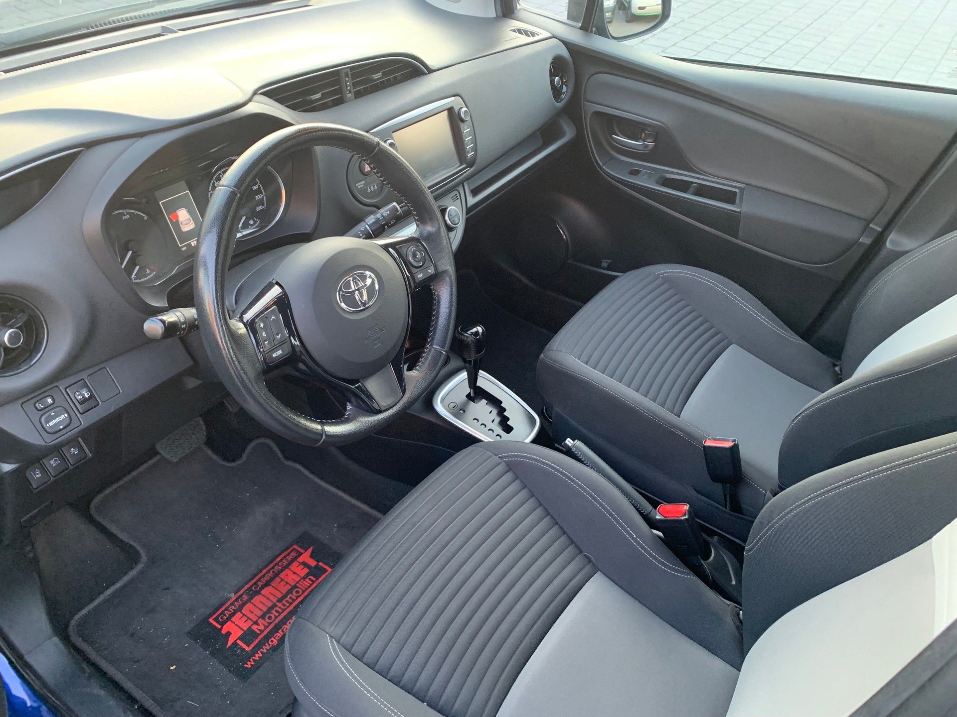 TOYOTA Yaris 1.5 VVT-i Hybrid Style e-CVT-image-8