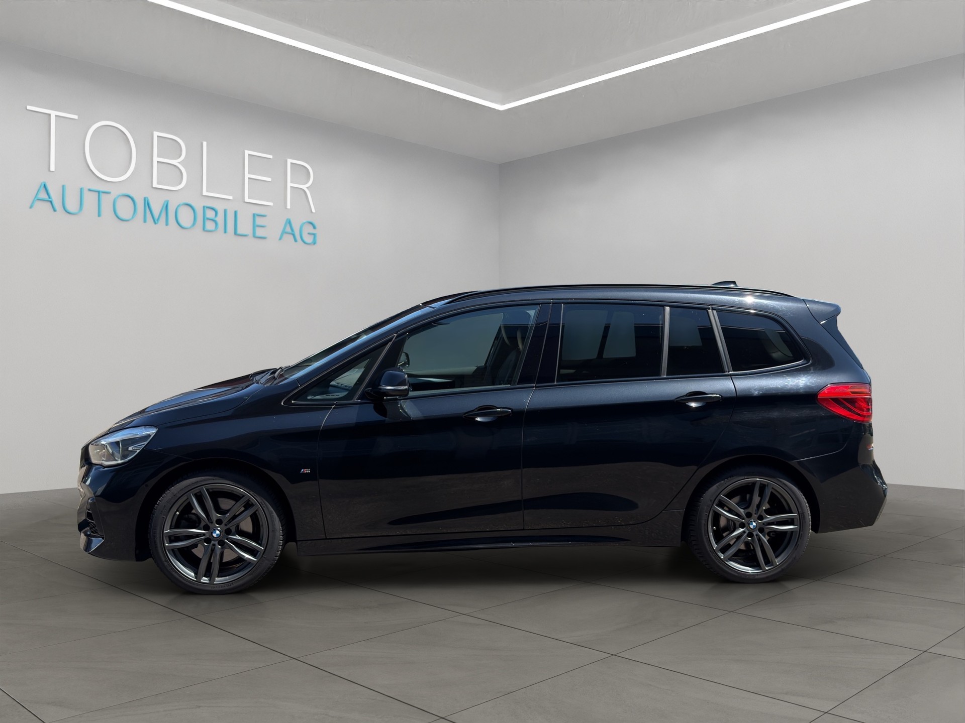 BMW 220d xDrive Gran Tourer Steptronic M Sport-image-3