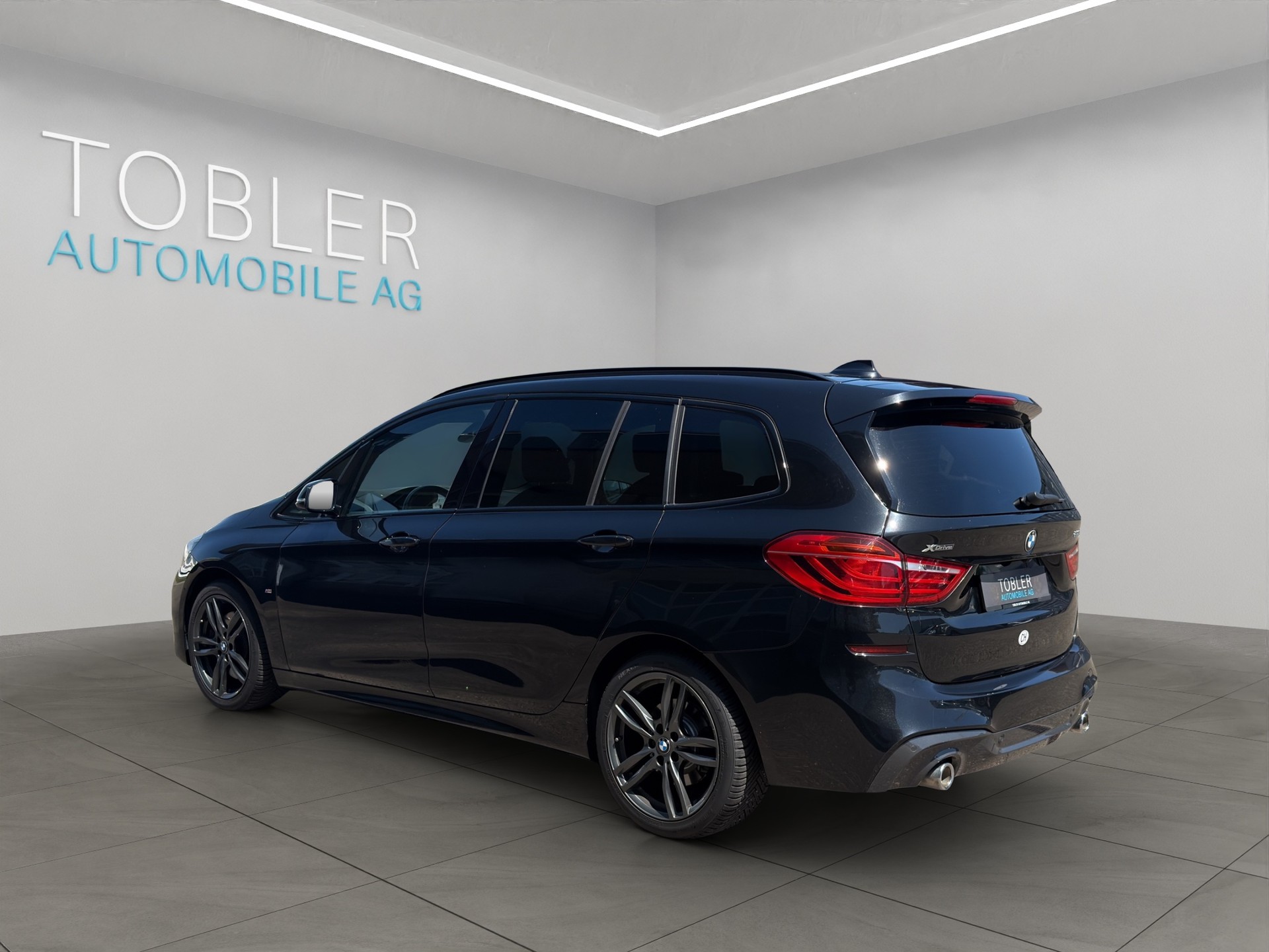 BMW 220d xDrive Gran Tourer Steptronic M Sport-image-4