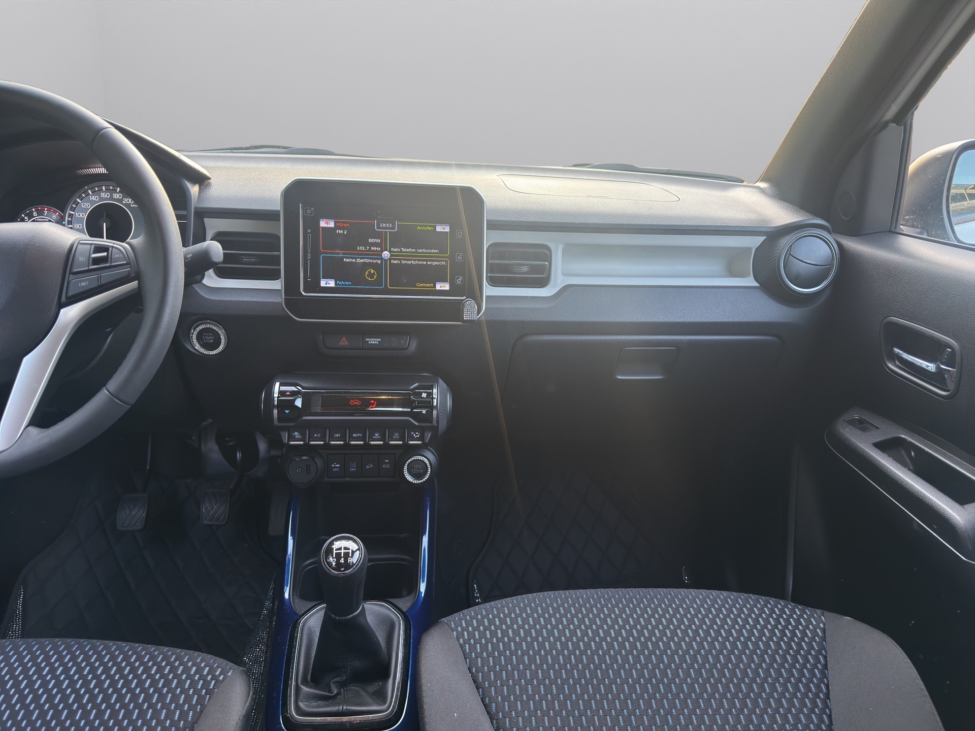 SUZUKI Ignis 1.2i Compact+ Hybrid 4x4-image-12