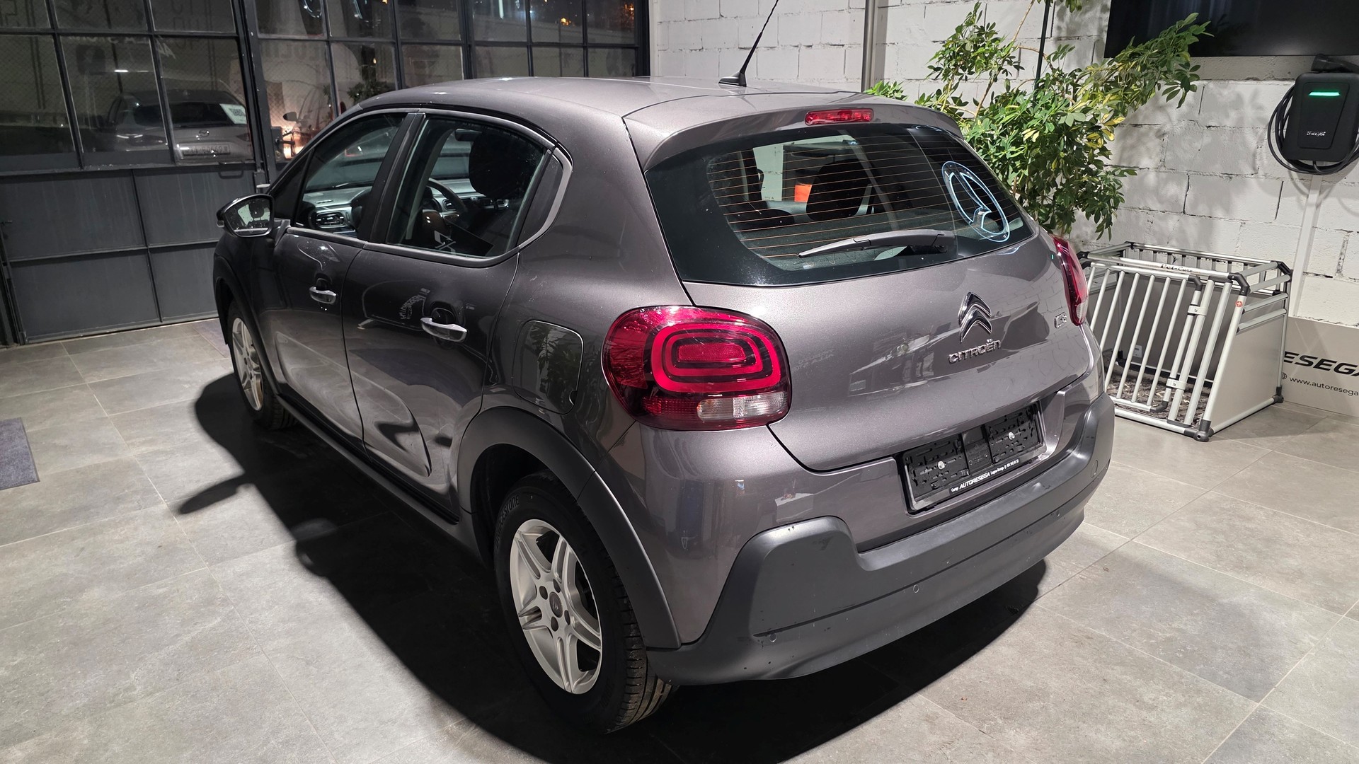 CITROEN C3 1.2i PureTech Feel-image-2
