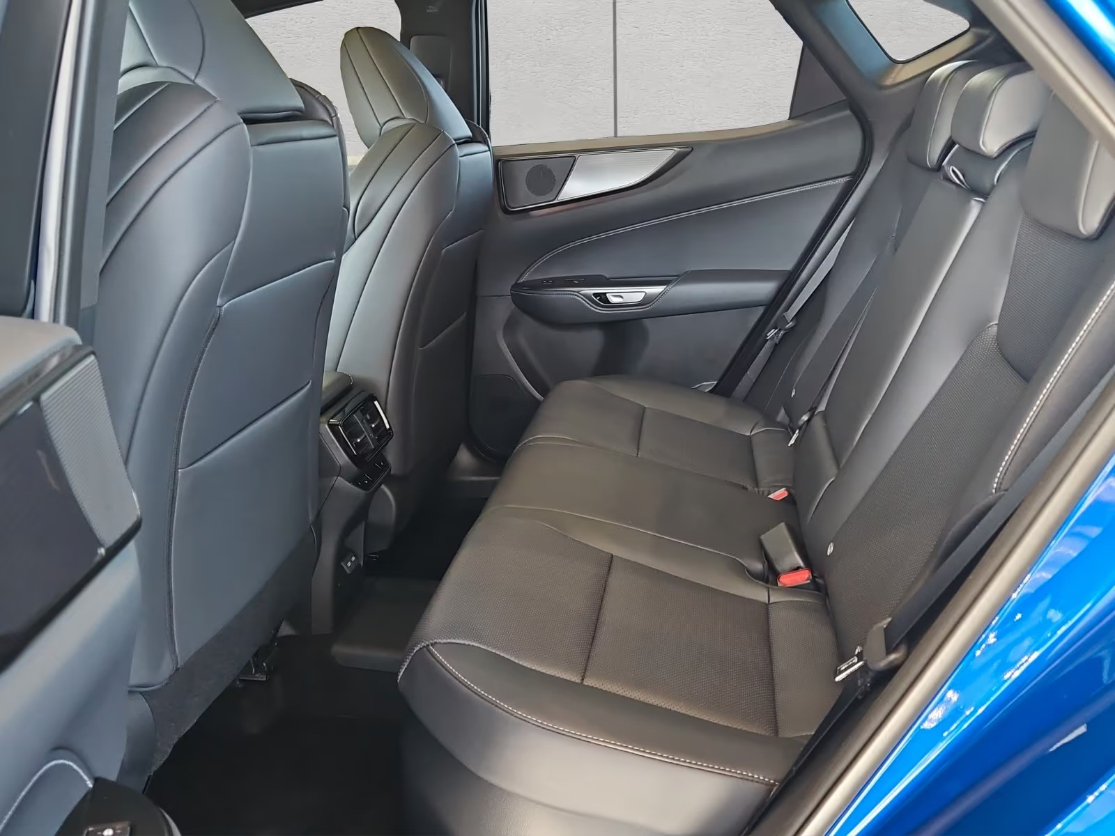 LEXUS NX 450h+ E-FOUR F Sport-image-2