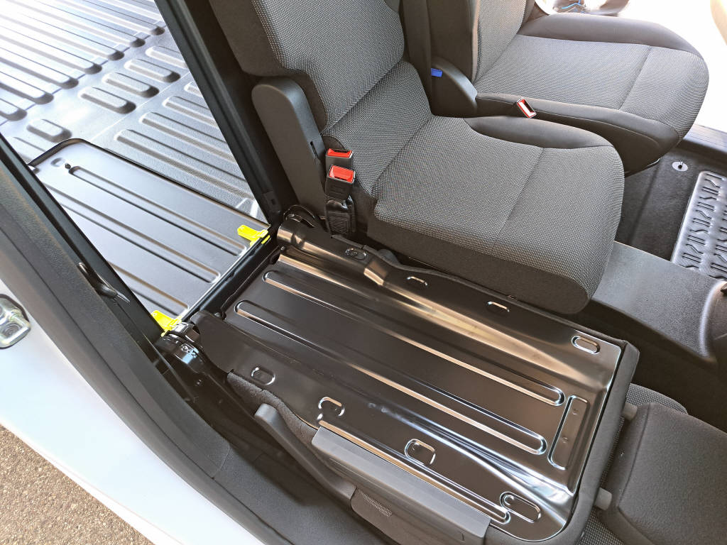 PEUGEOT e-Partner fourgon standard 50 kWh 136cv-image-11