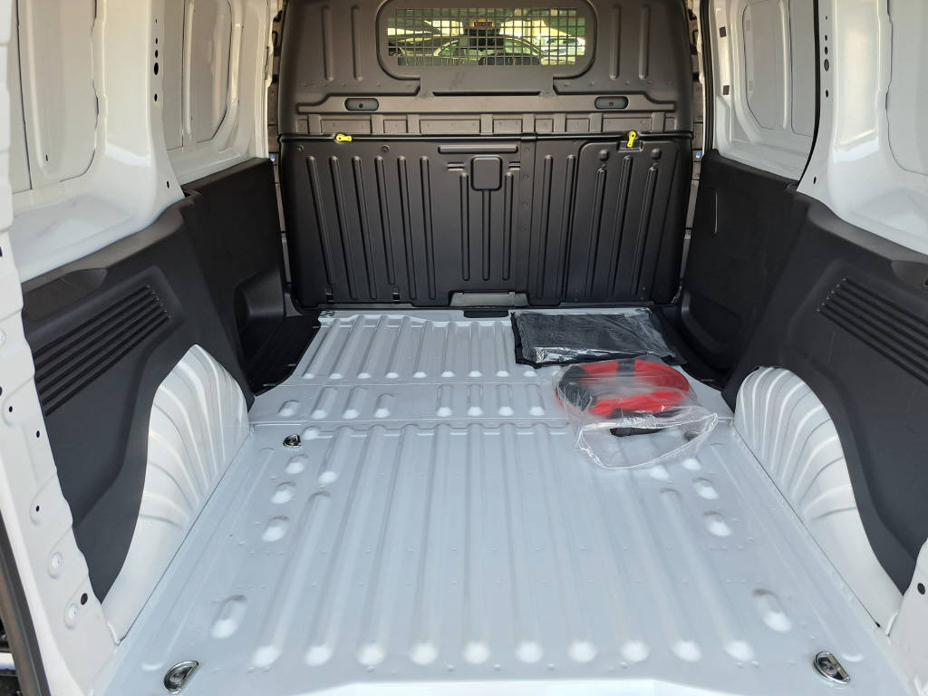 PEUGEOT e-Partner fourgon standard 50 kWh 136cv-image-9