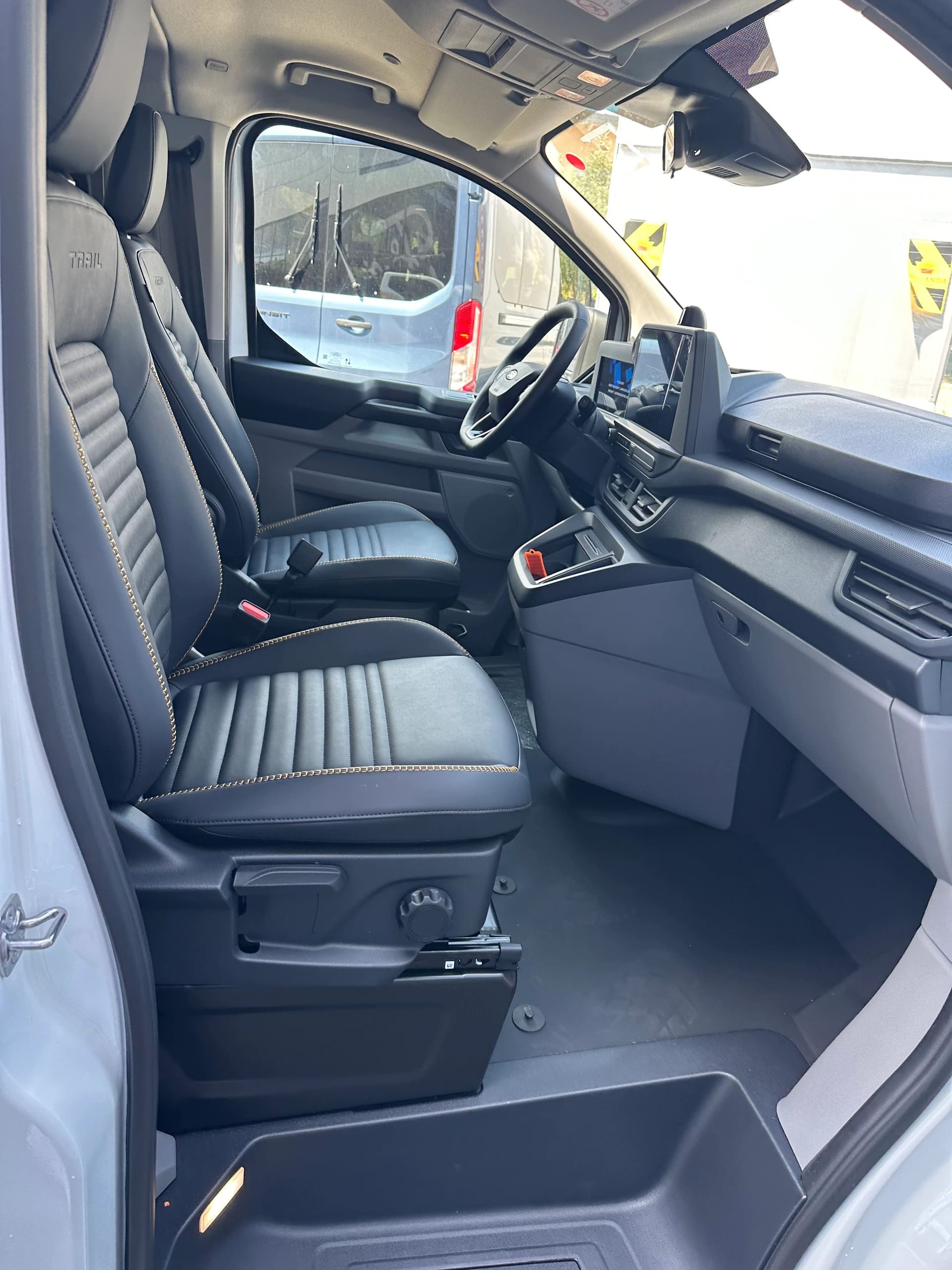 FORD Transit C combi 320 L1 2.0 Eco Trail/170CV/4x4 Aut.-image-14