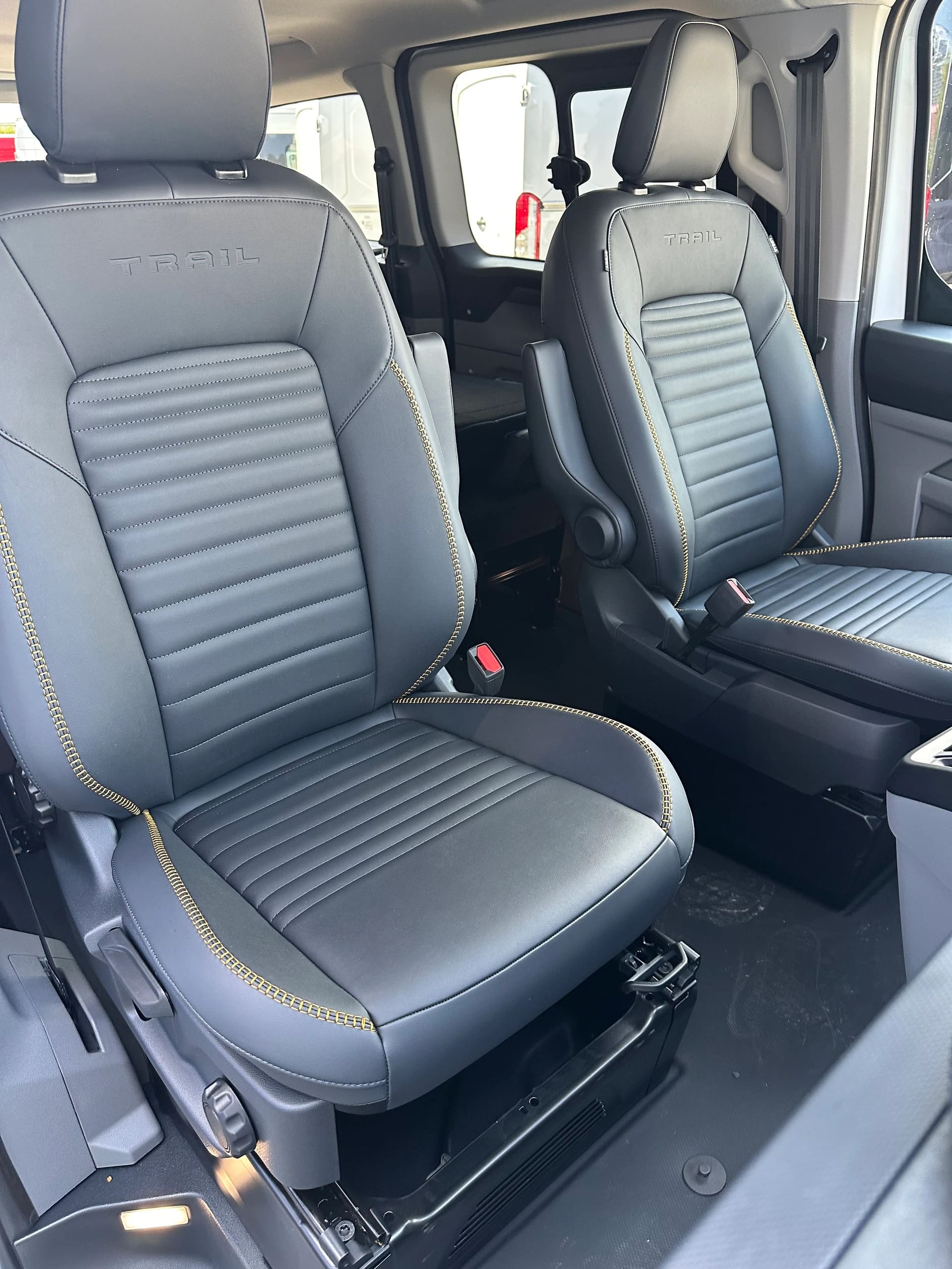 FORD Transit C combi 320 L1 2.0 Eco Trail/170CV/4x4 Aut.-image-15