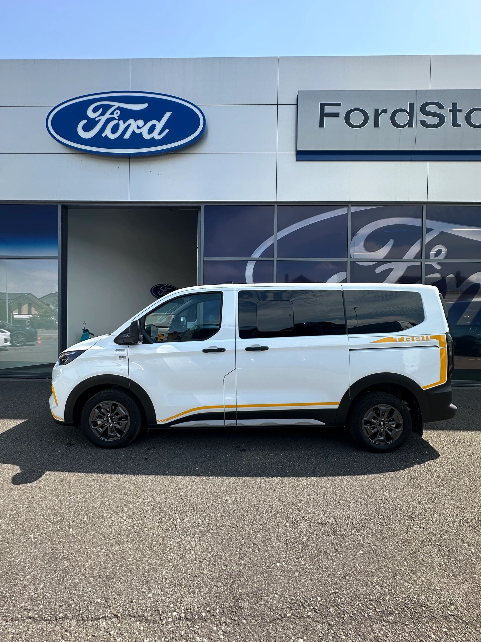 FORD Transit C combi 320 L1 2.0 Eco Trail/170CV/4x4 Aut.-image-2