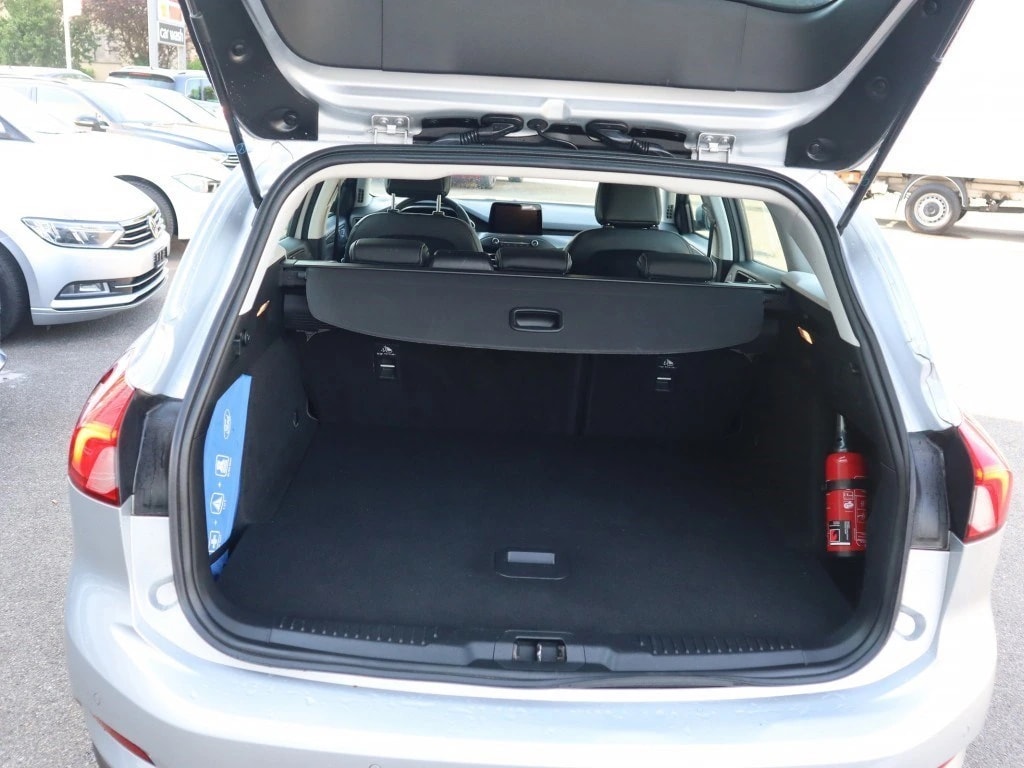 FORD Focus 2.0 TDCi Titanium Automatic ** Teil-Leder ** G.Navi mit RF-kamera ** Ab MFK & Service **-image-6