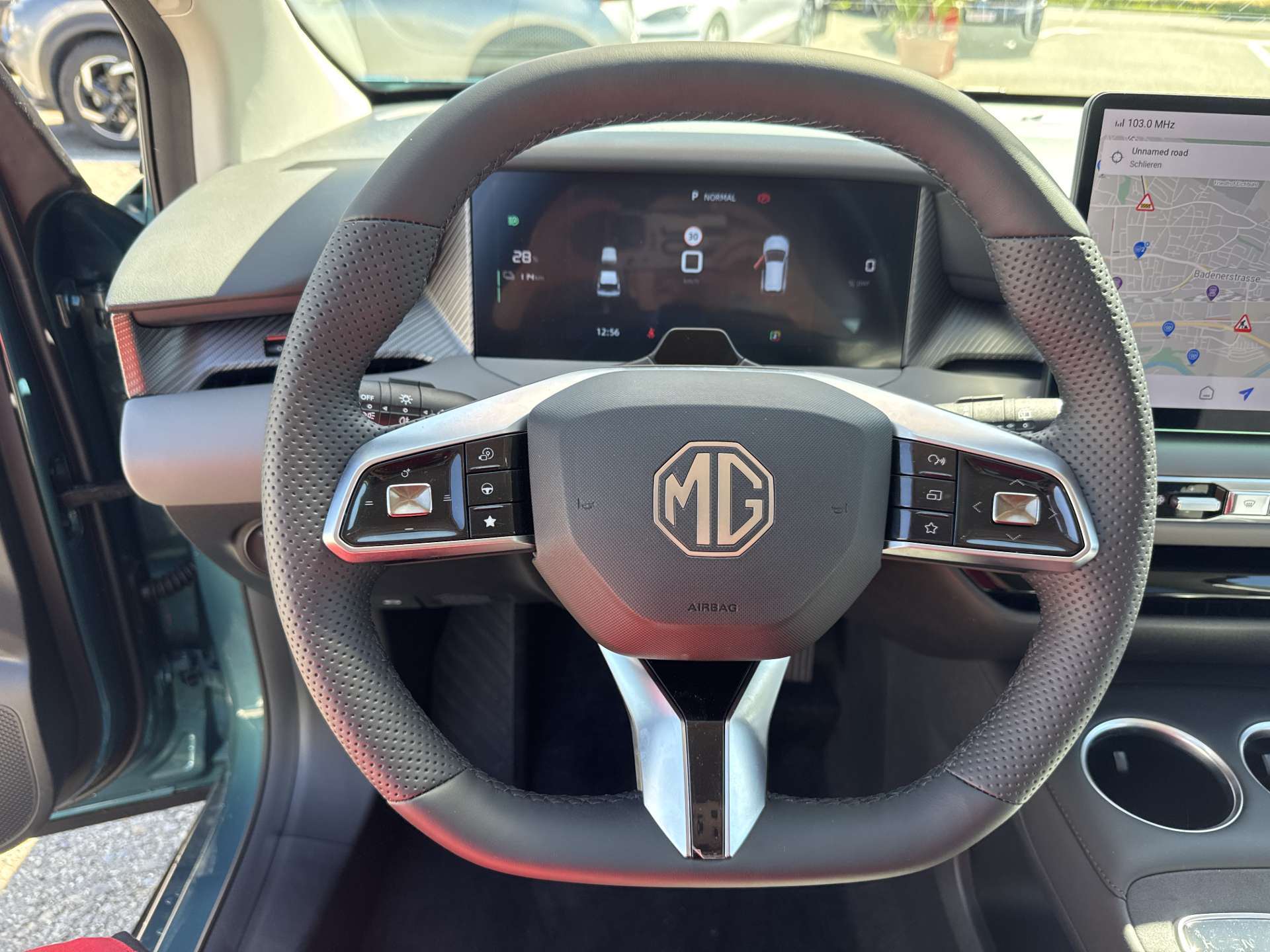 MG 4 EV 64kWh Premium Facelift Automat-image-15