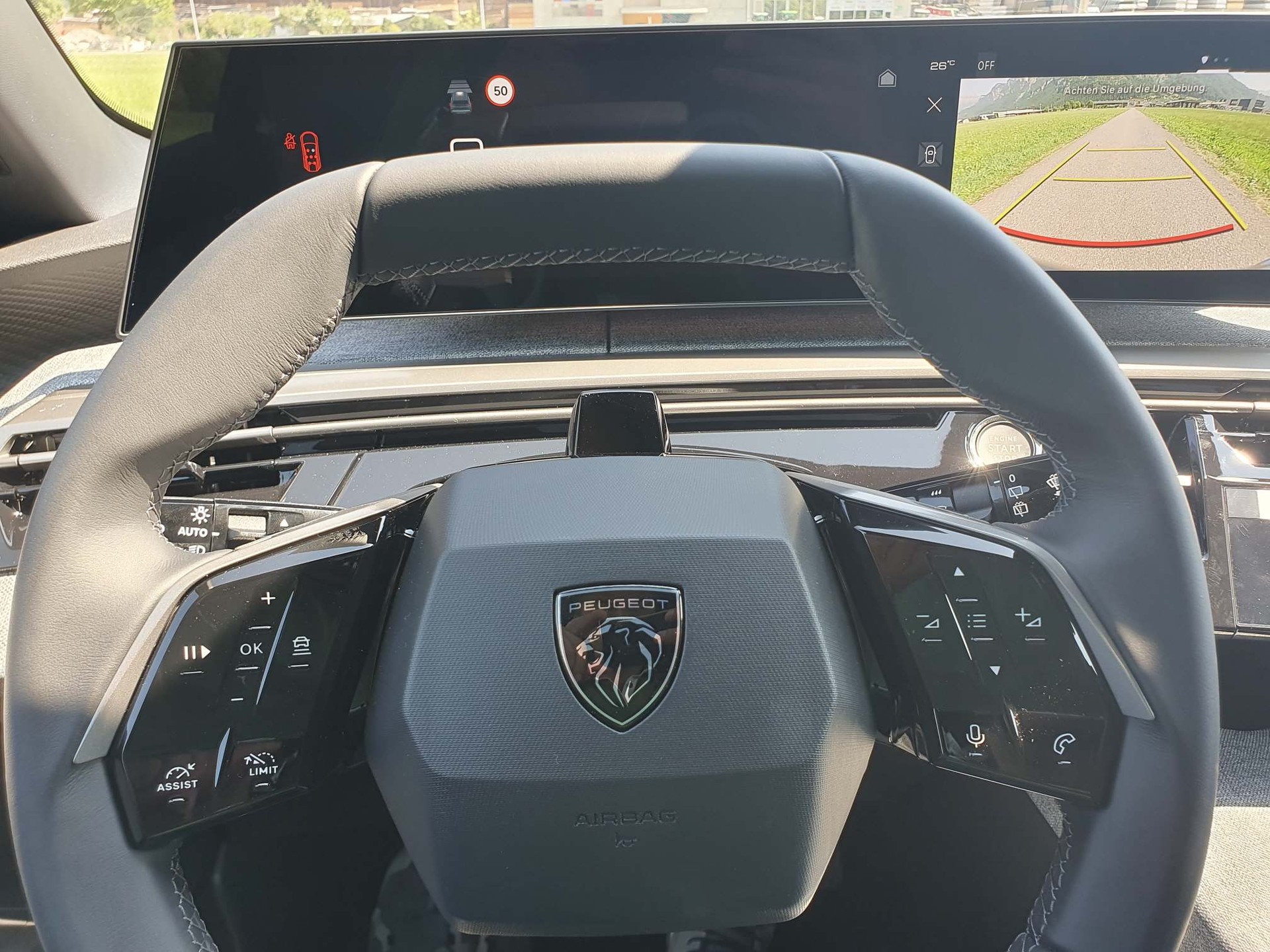 PEUGEOT 5008 e-Allure Premium 4x4-image-14