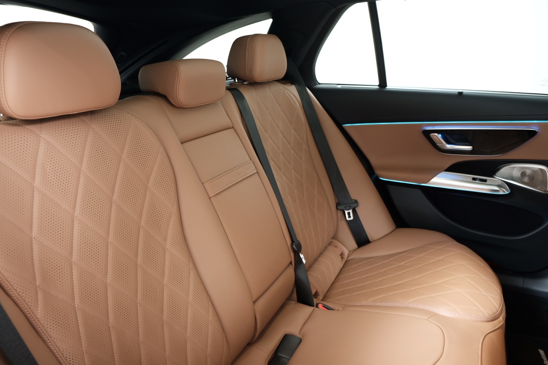 MERCEDES-BENZ E 450 d T 4Matic 9G-Tronic-image-11