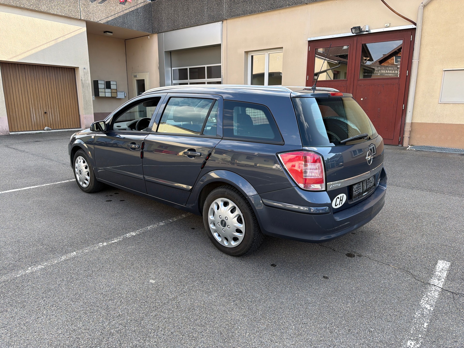 OPEL Astra Caravan 1.6i 16V Diamond-image-2