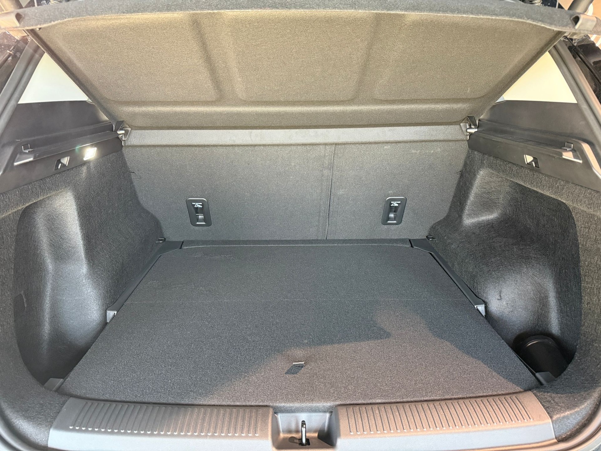 MG S5 EV 64kWh Luxury-image-22