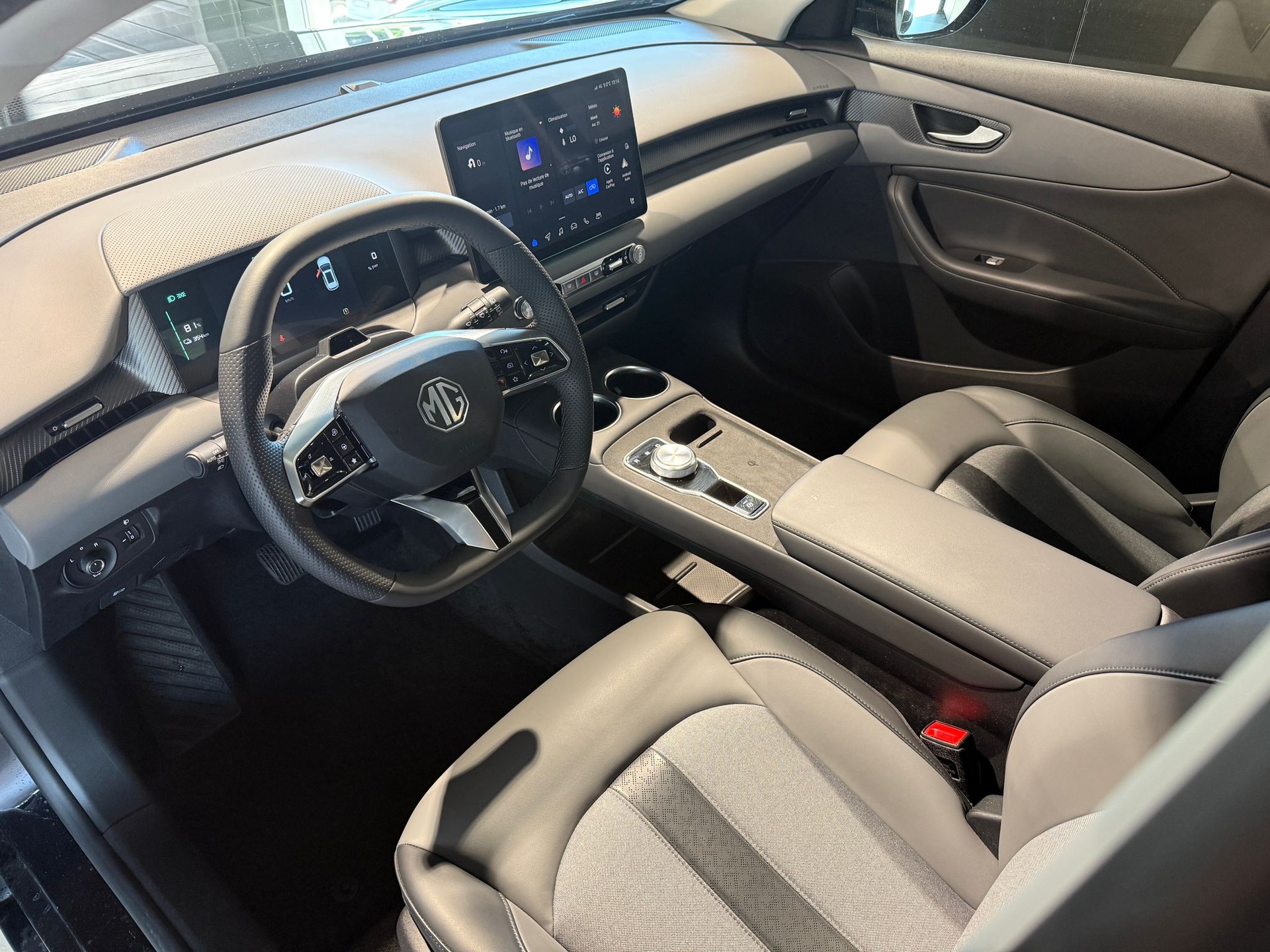 MG S5 EV 64kWh Luxury-image-8