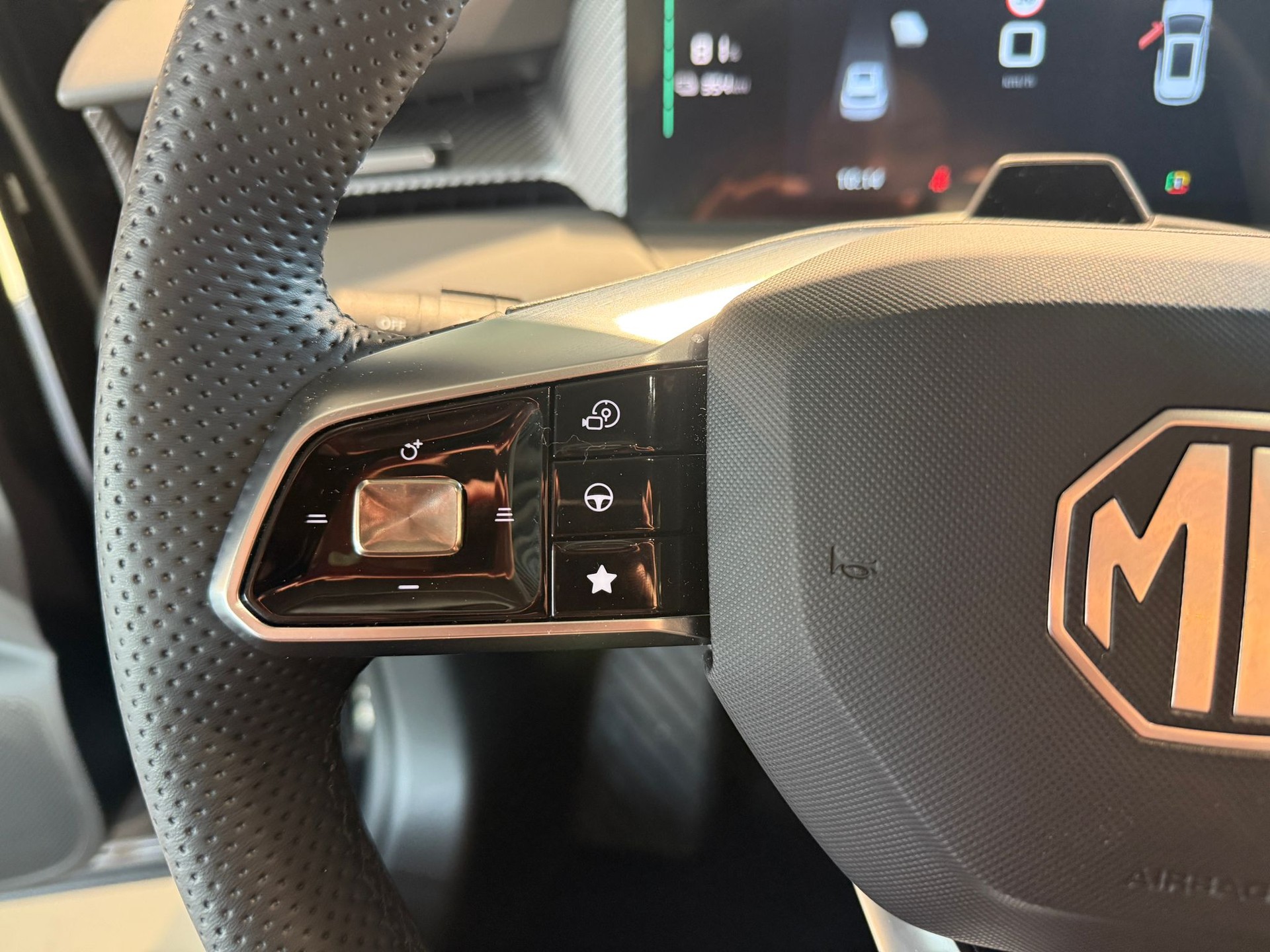 MG S5 EV 64kWh Luxury-image-13