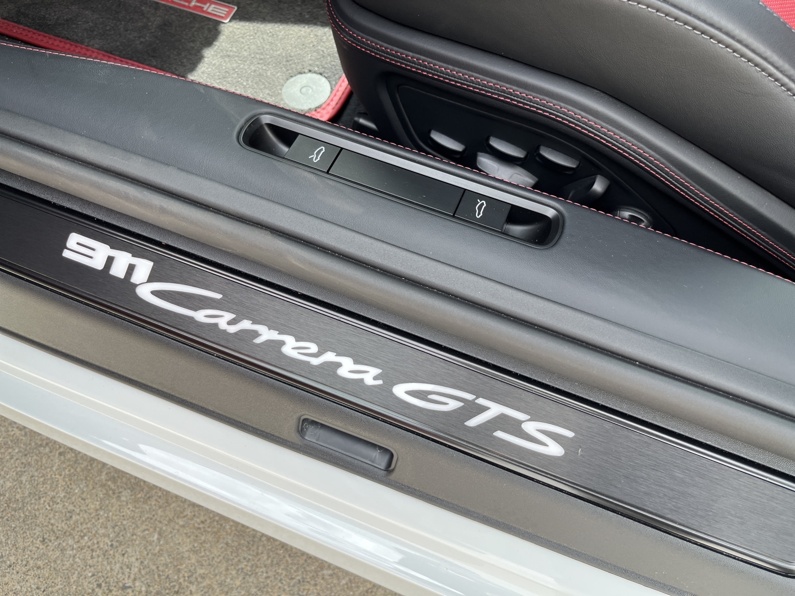 PORSCHE 911 (992.2) Cabriolet 3.6 Carrera GTS PDK-image-19