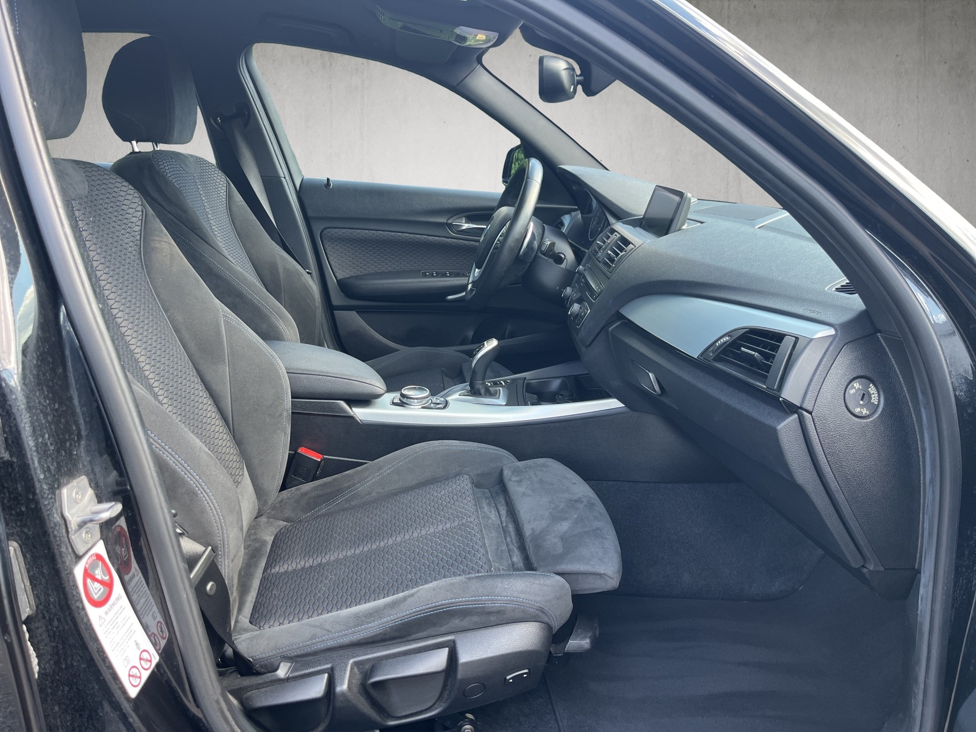 BMW M135i xDrive Steptronic-image-10