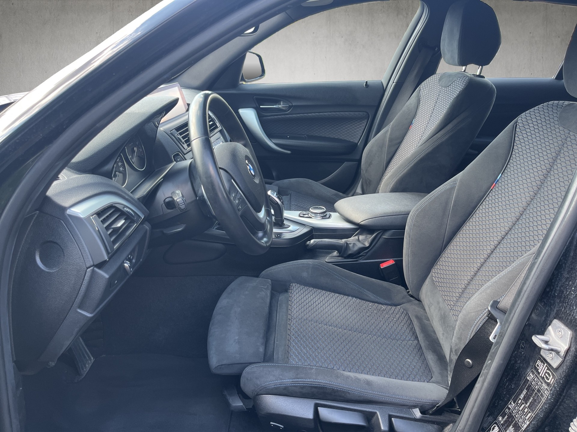 BMW M135i xDrive Steptronic-image-9