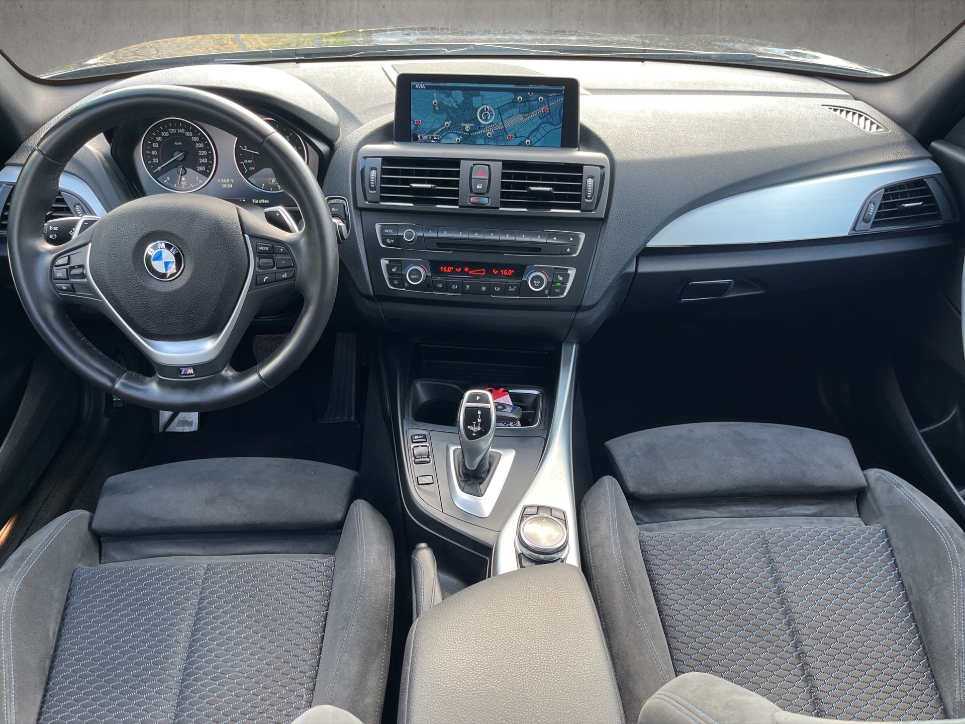 BMW M135i xDrive Steptronic-image-13