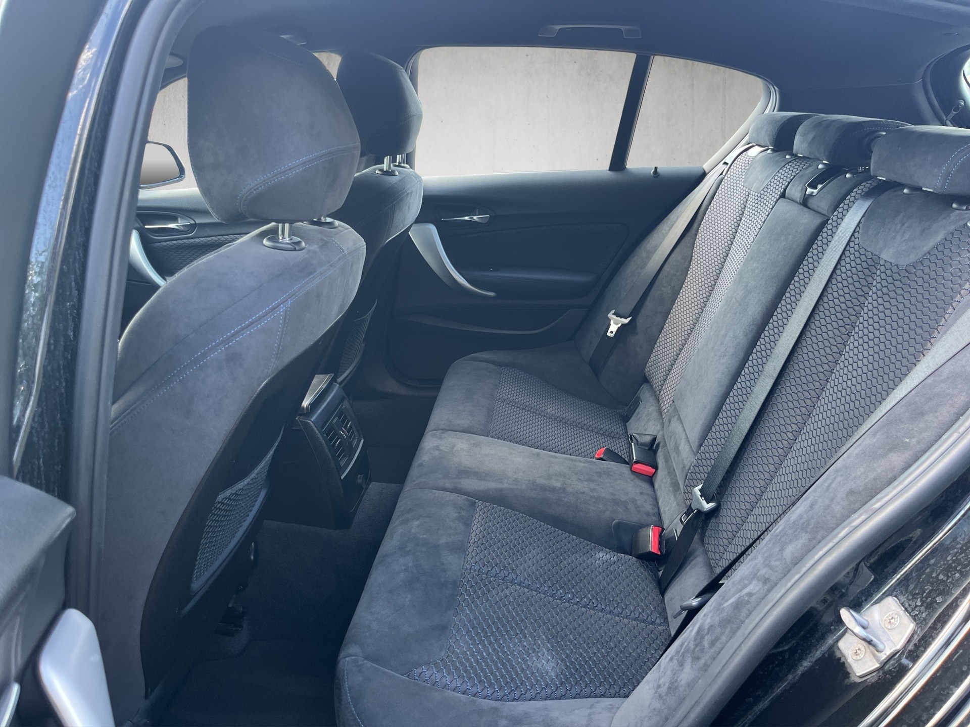 BMW M135i xDrive Steptronic-image-11