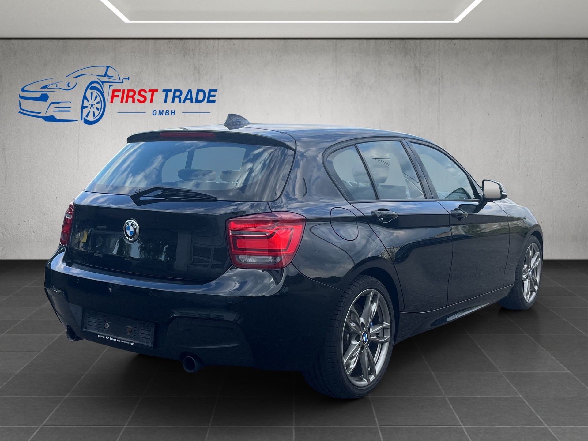 BMW M135i xDrive Steptronic-image-4