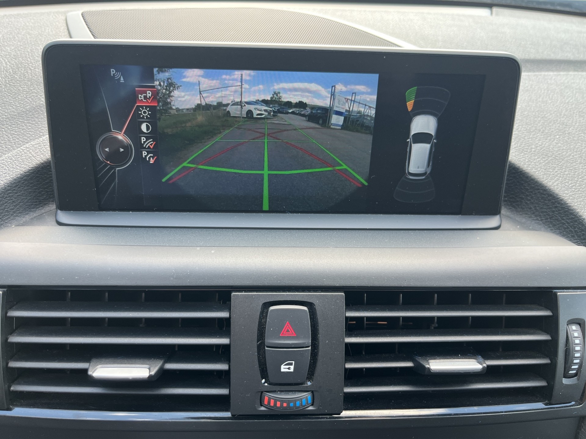 BMW M135i xDrive Steptronic-image-14
