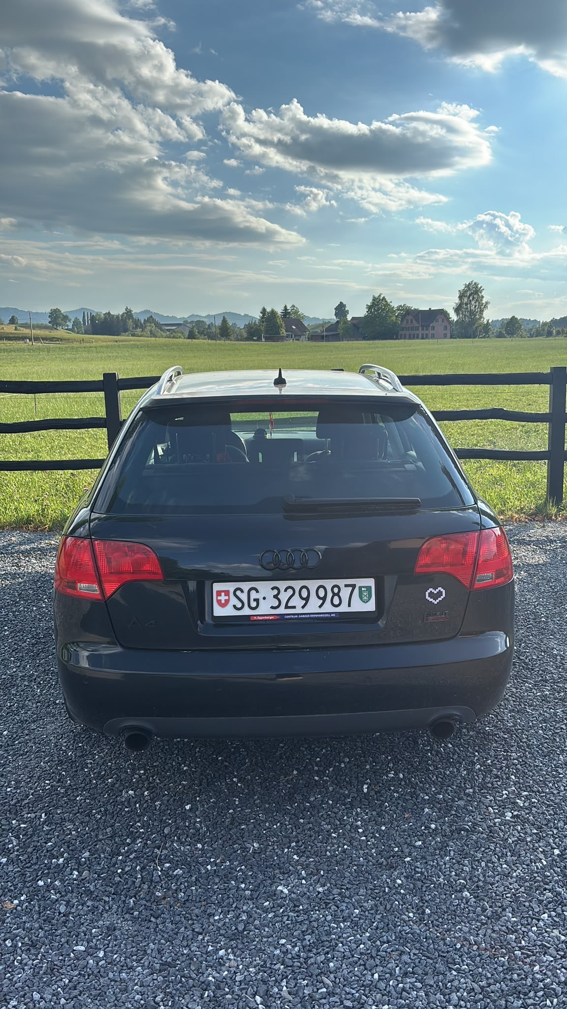 AUDI A4 Avant 1.8 Turbo-image-0