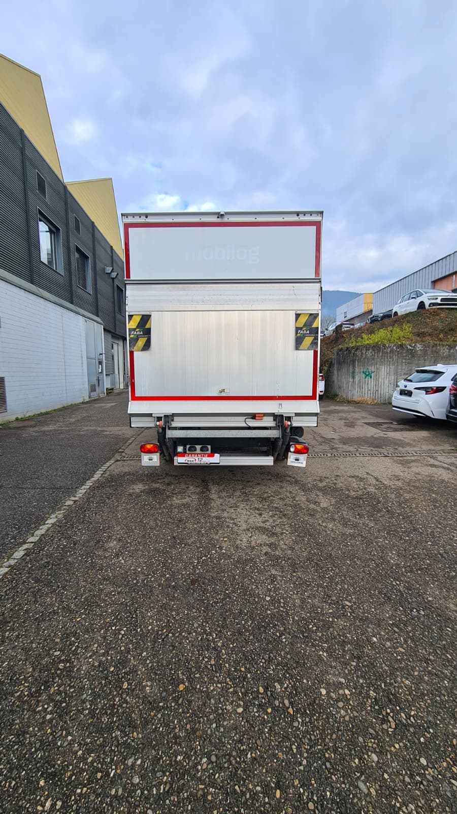 VW Crafter 35 2.0 TDI Entry L4 4Motion ** 3-Plätzer ** RF-Kamera ** Klimaanlage ** Mit Hebebühne ** Ab MFK ** Nutz-600kg **-image-4